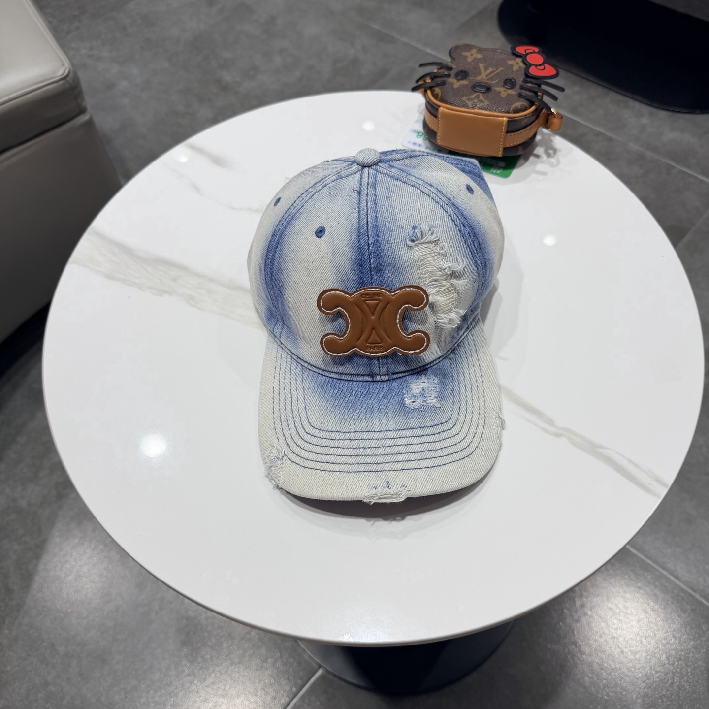 【CELINE赛琳】新款牛仔棒球帽🧢，出街必备超好搭配，赶紧入手！