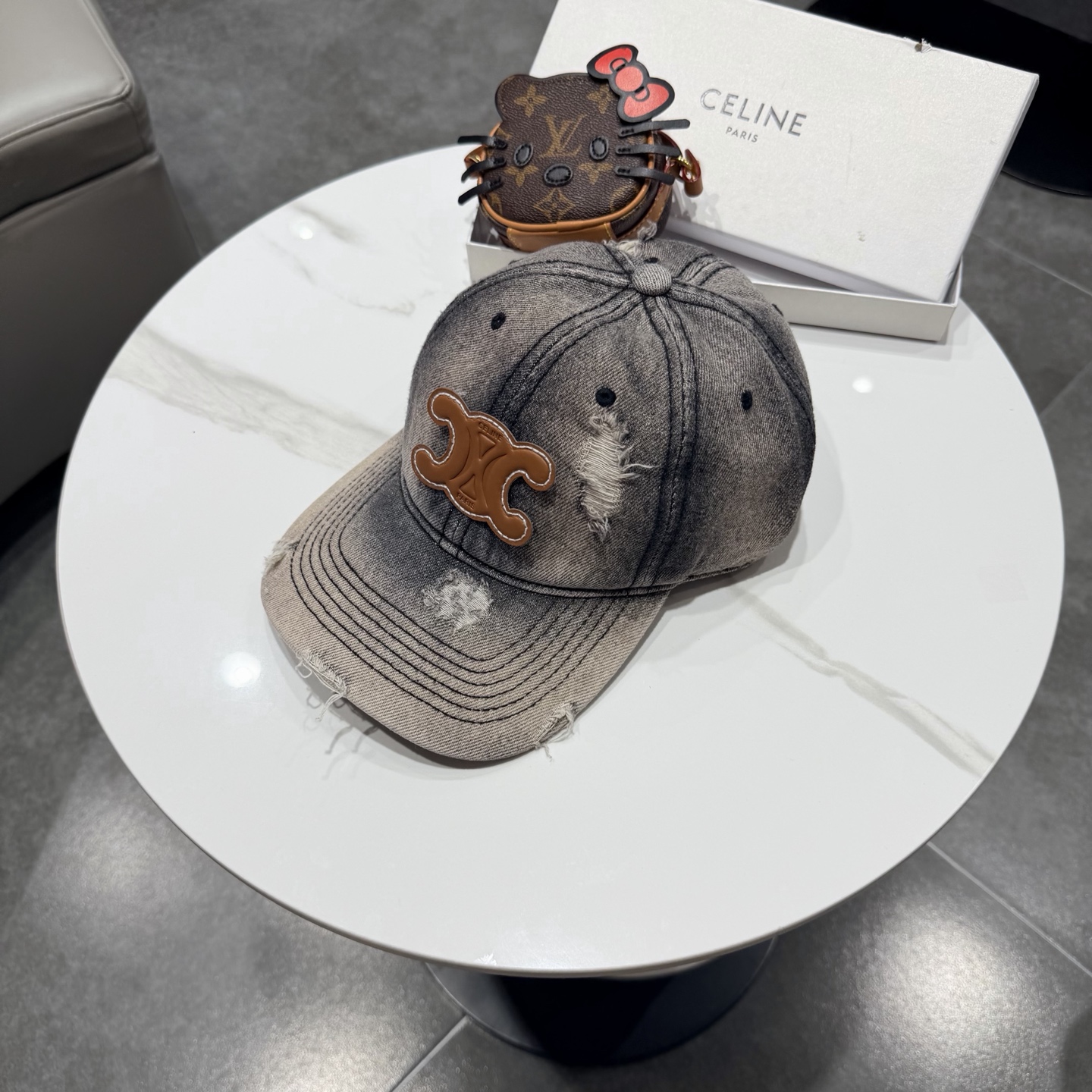 【CELINE赛琳】新款牛仔棒球帽🧢，出街必备超好搭配，赶紧入手！