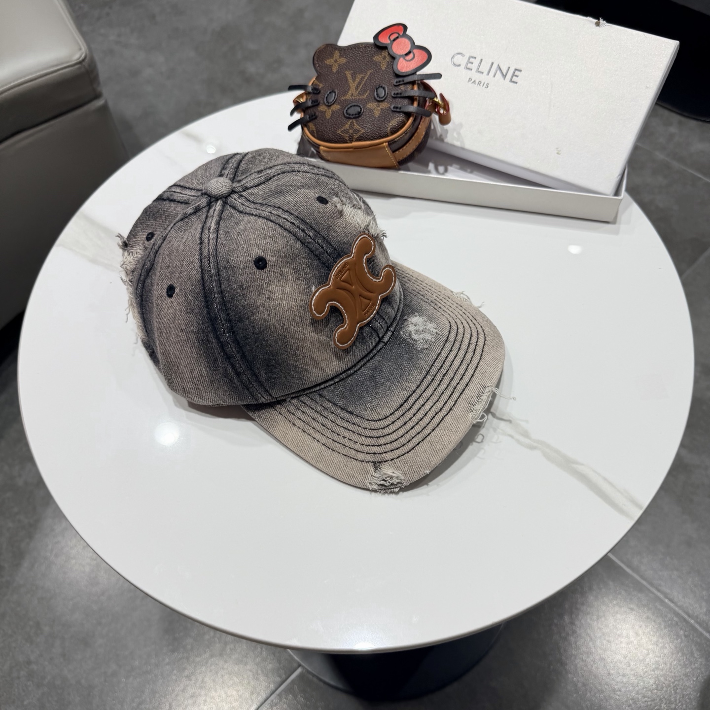 【CELINE赛琳】新款牛仔棒球帽🧢，出街必备超好搭配，赶紧入手！