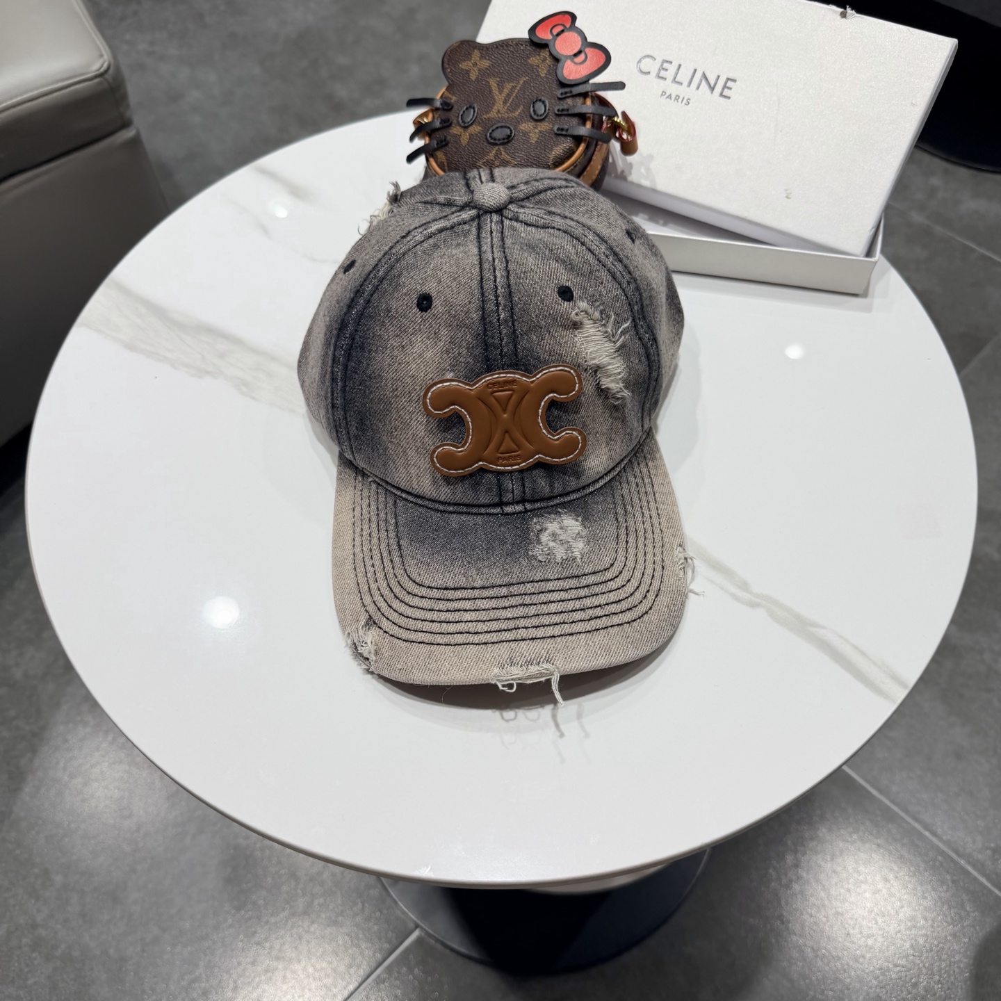 【CELINE赛琳】新款牛仔棒球帽🧢，出街必备超好搭配，赶紧入手！