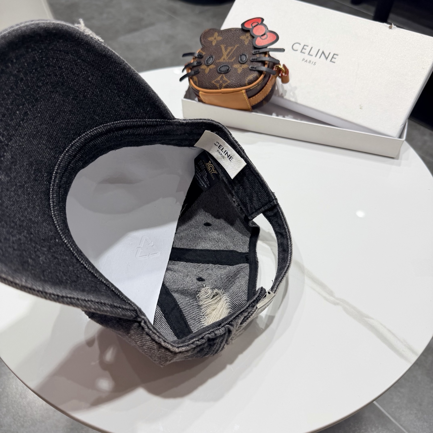 【CELINE赛琳】新款牛仔棒球帽🧢，出街必备超好搭配，赶紧入手！