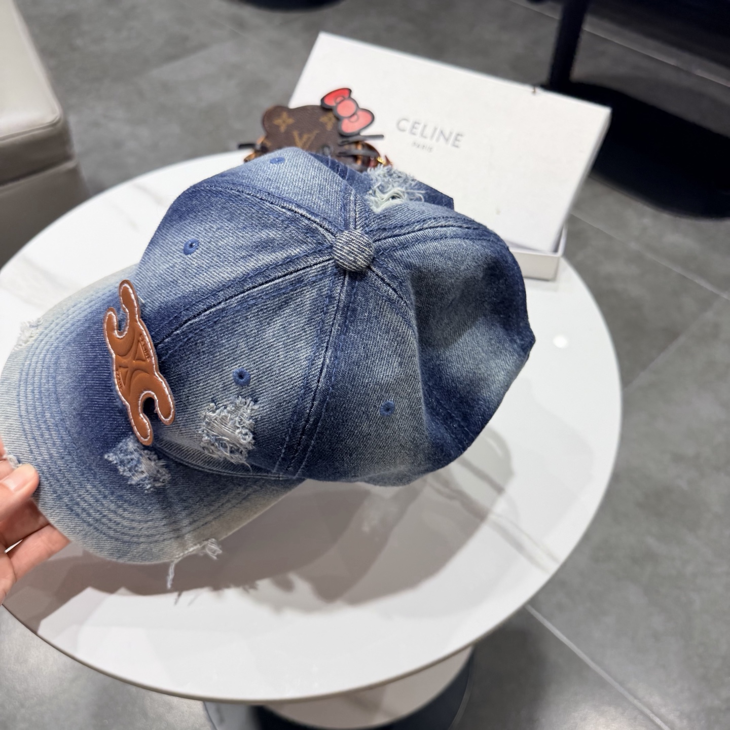 【CELINE赛琳】新款牛仔棒球帽🧢，出街必备超好搭配，赶紧入手！