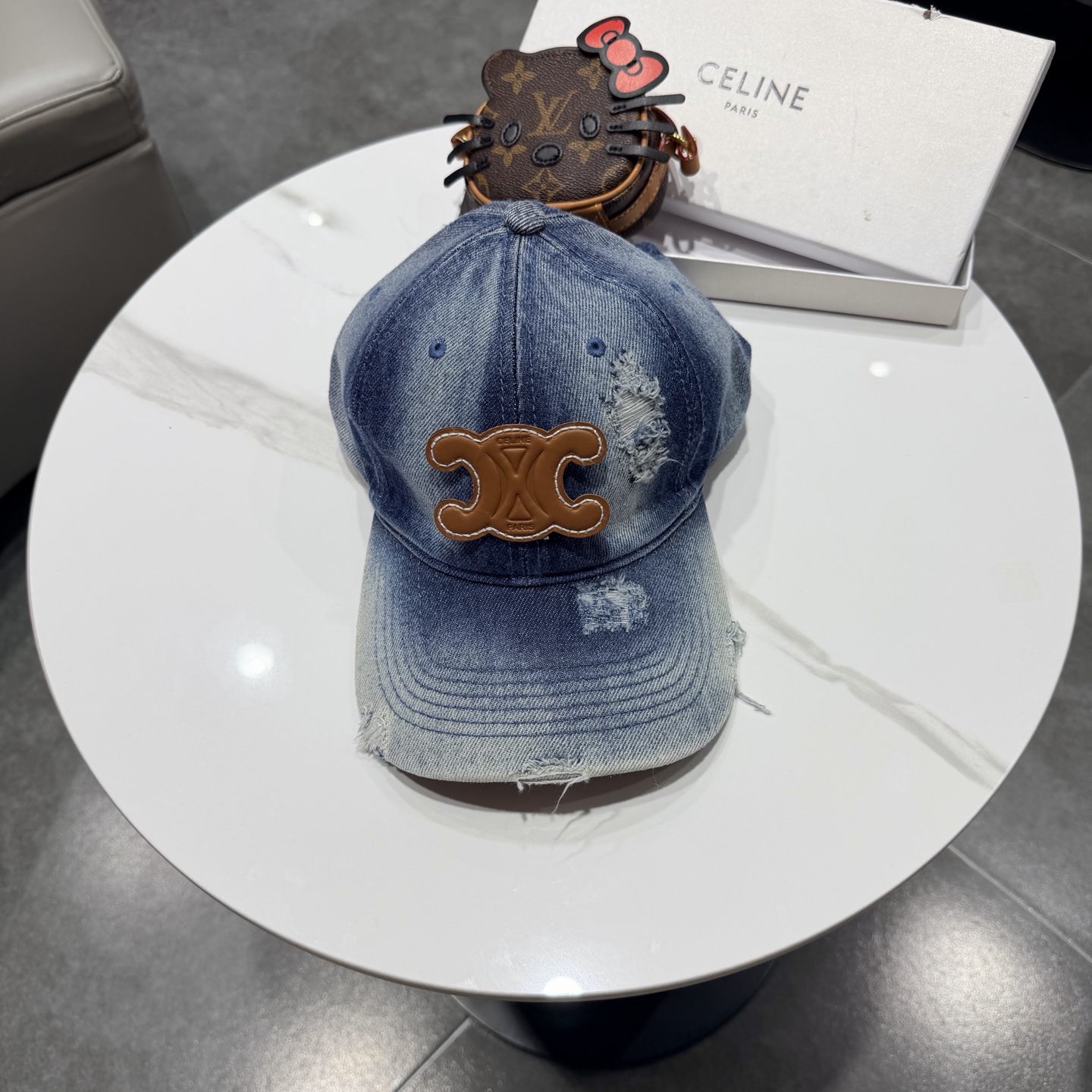 【CELINE赛琳】新款牛仔棒球帽🧢，出街必备超好搭配，赶紧入手！