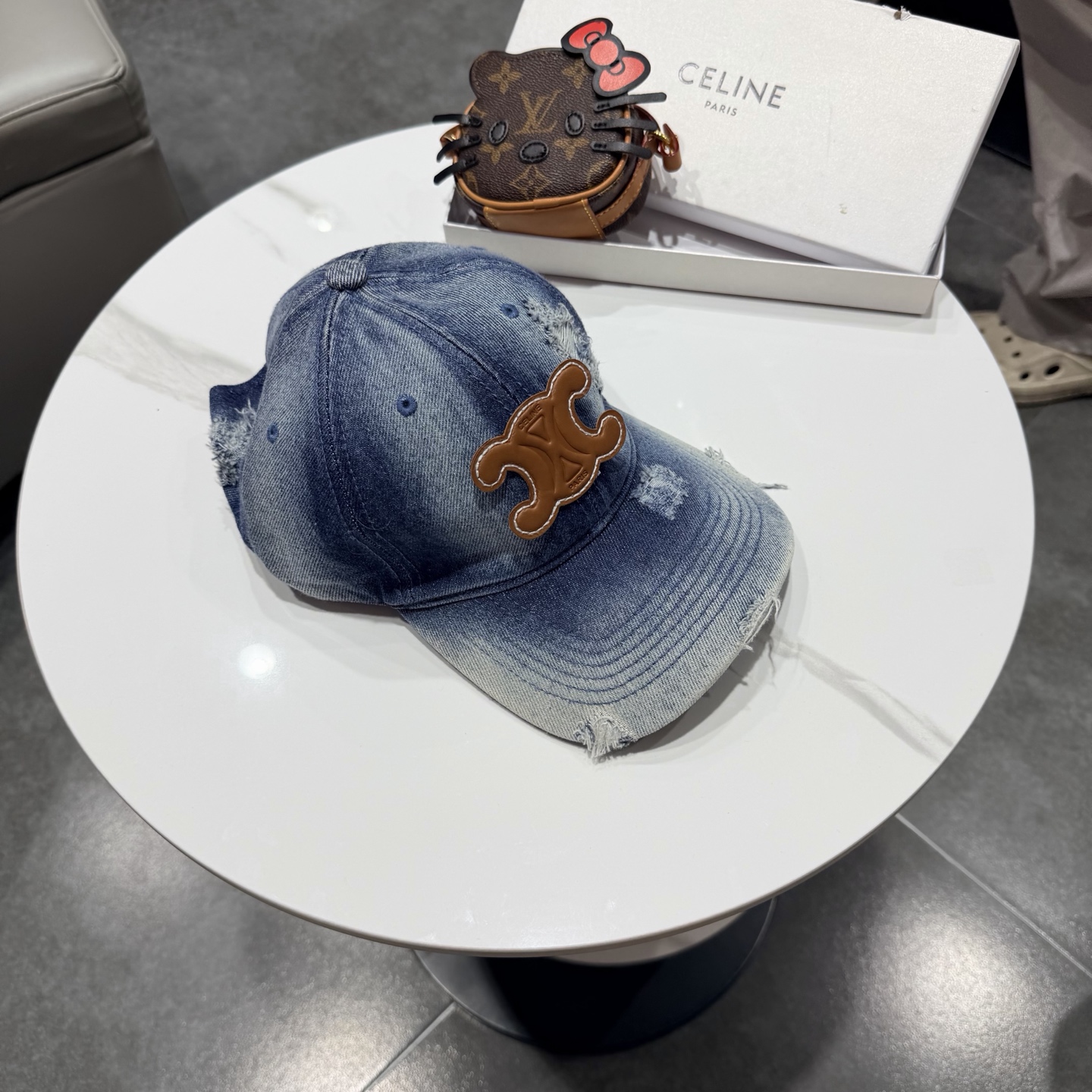 【CELINE赛琳】新款牛仔棒球帽🧢，出街必备超好搭配，赶紧入手！