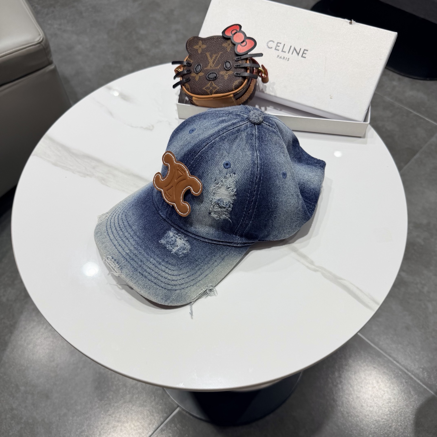 【CELINE赛琳】新款牛仔棒球帽🧢，出街必备超好搭配，赶紧入手！