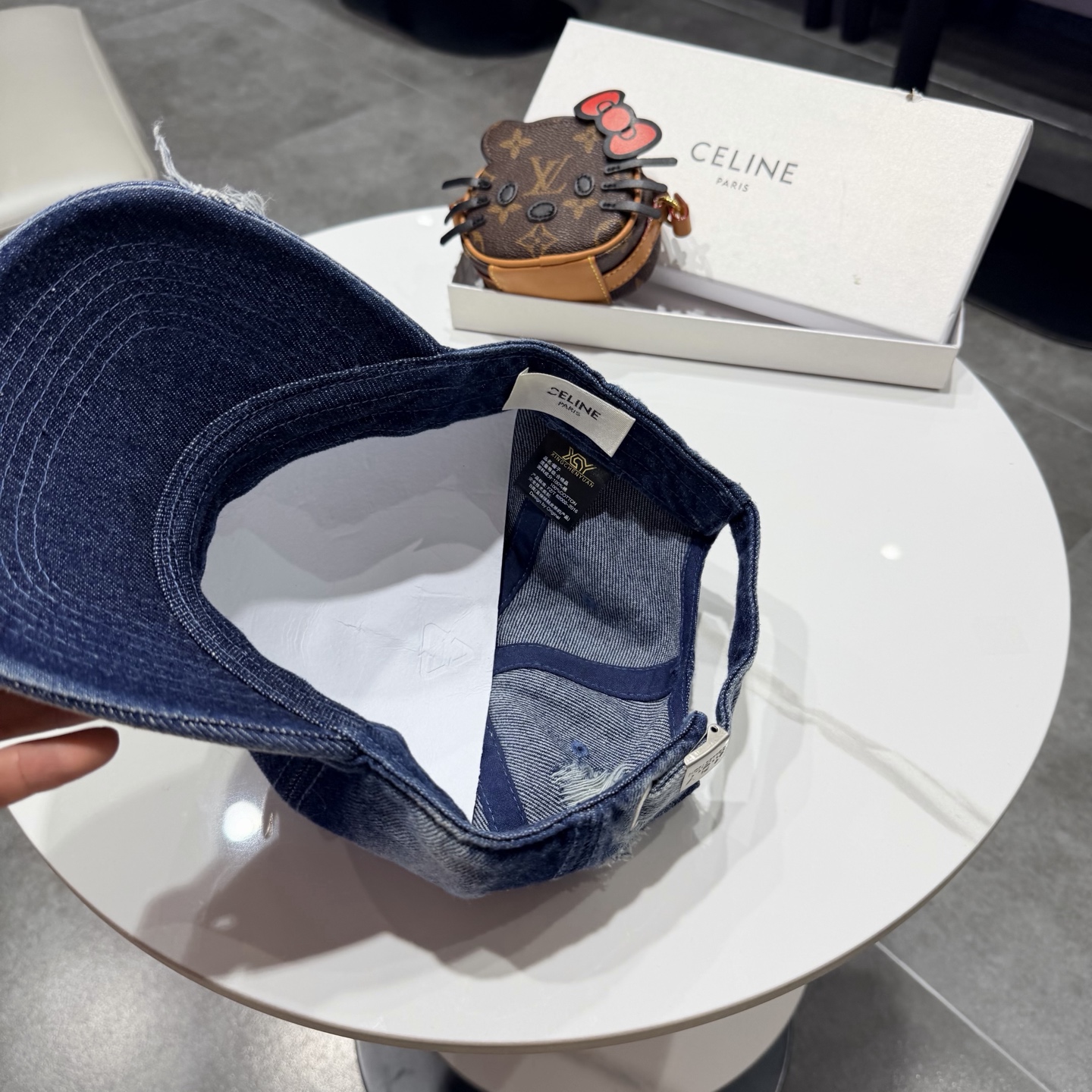 【CELINE赛琳】新款牛仔棒球帽🧢，出街必备超好搭配，赶紧入手！