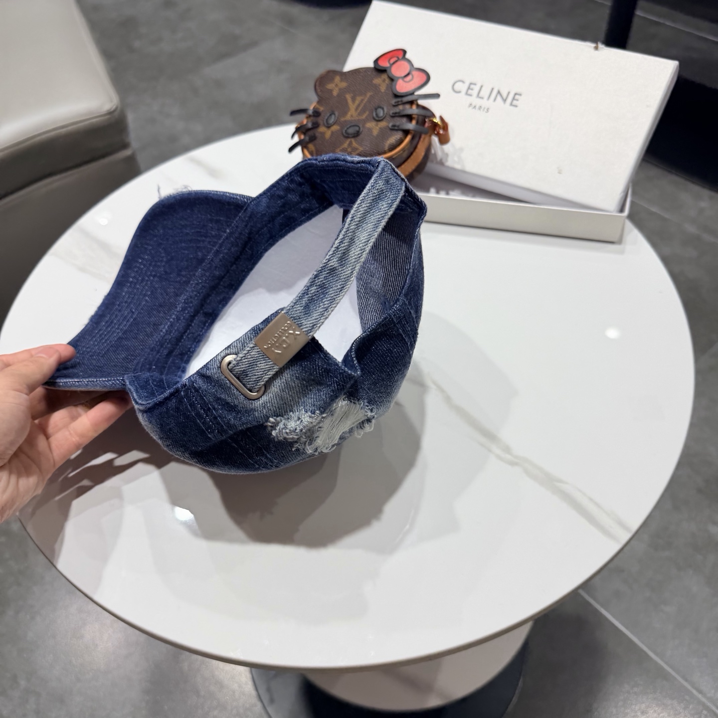 【CELINE赛琳】新款牛仔棒球帽🧢，出街必备超好搭配，赶紧入手！