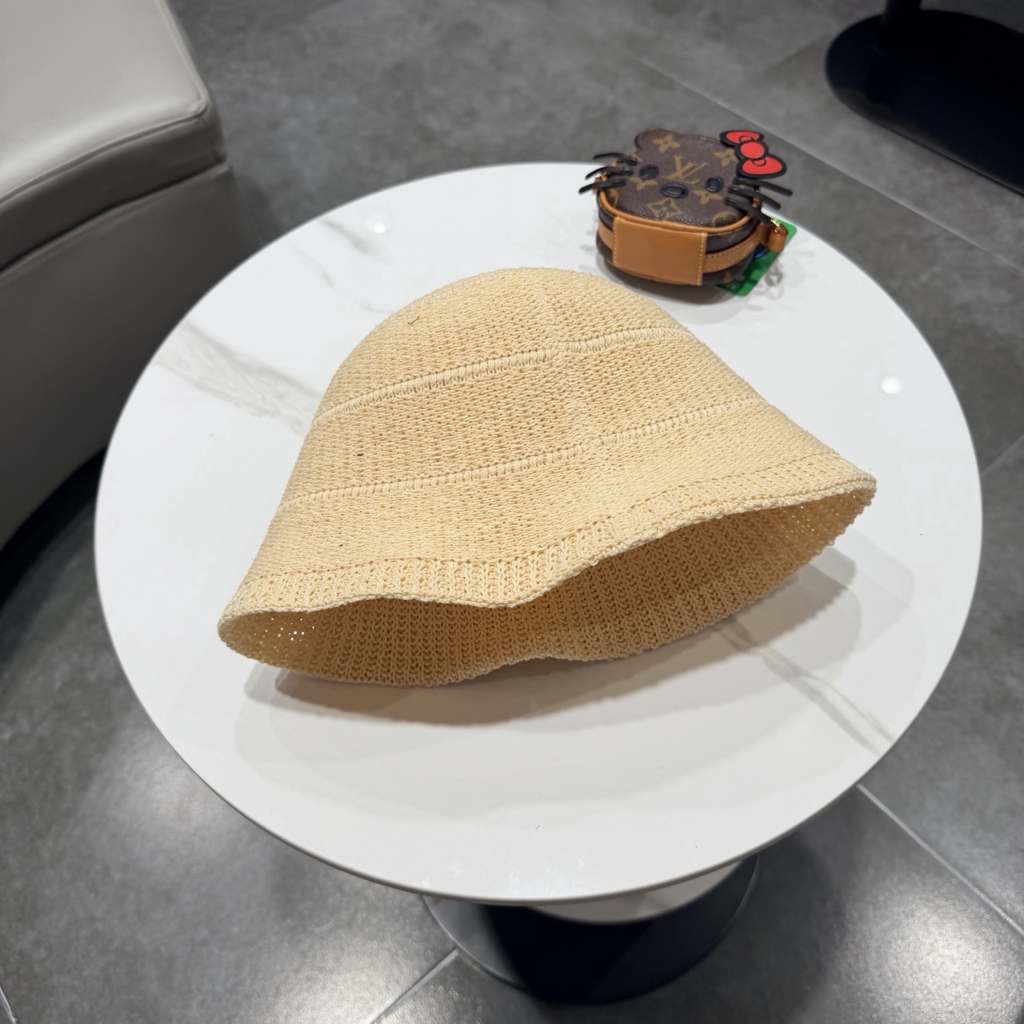 LV路易威登针织盆帽，渔夫帽高密度制作，一顶超级有品位的针织帽了~出街首选！帽型超美腻颜色妥妥，轻便携带