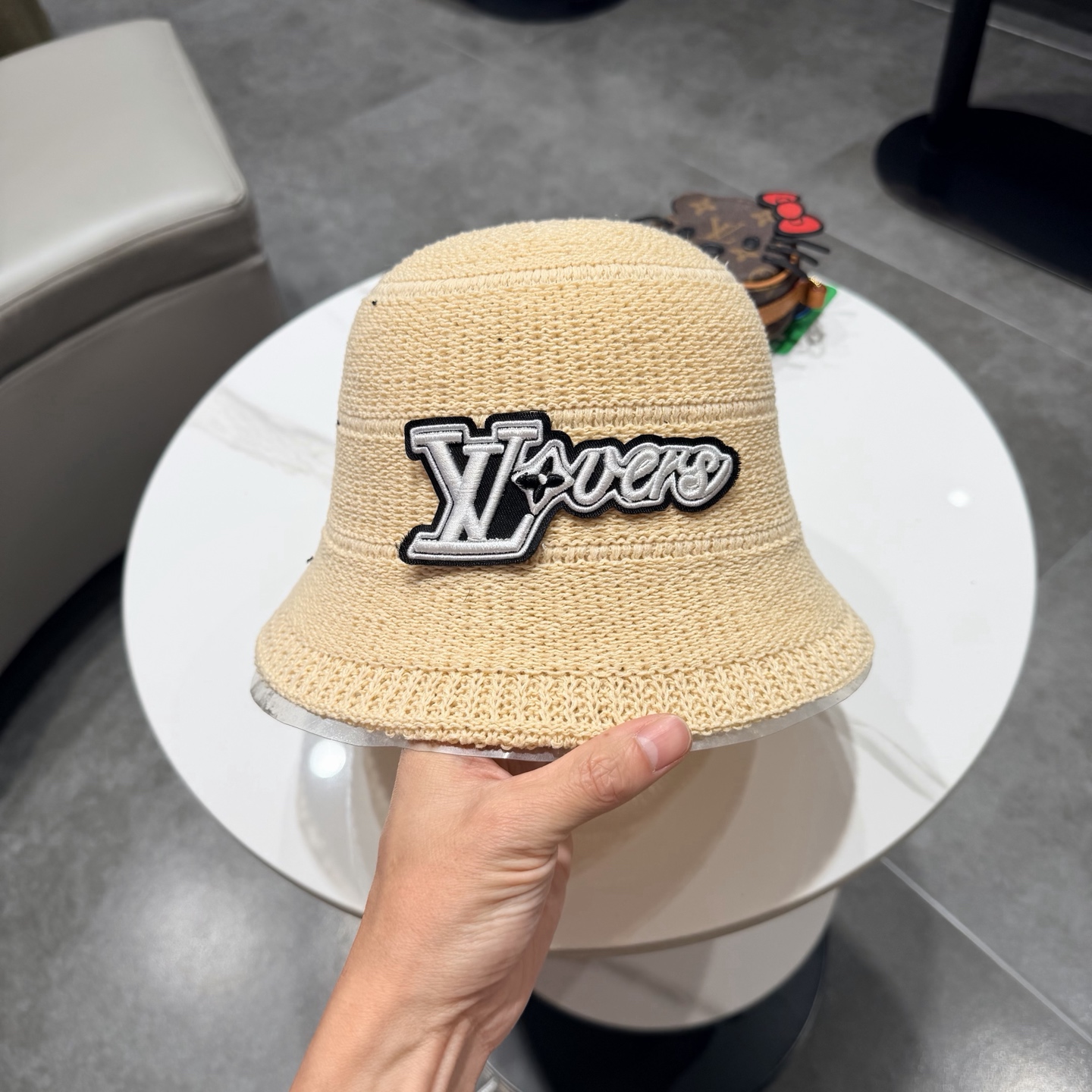 LV路易威登针织盆帽，渔夫帽高密度制作，一顶超级有品位的针织帽了~出街首选！帽型超美腻颜色妥妥，轻便携带