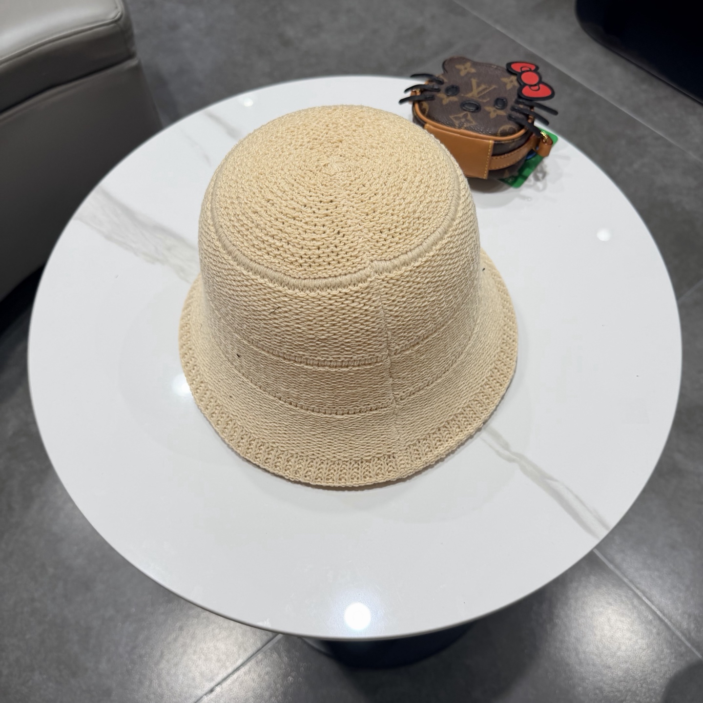 LV路易威登针织盆帽，渔夫帽高密度制作，一顶超级有品位的针织帽了~出街首选！帽型超美腻颜色妥妥，轻便携带