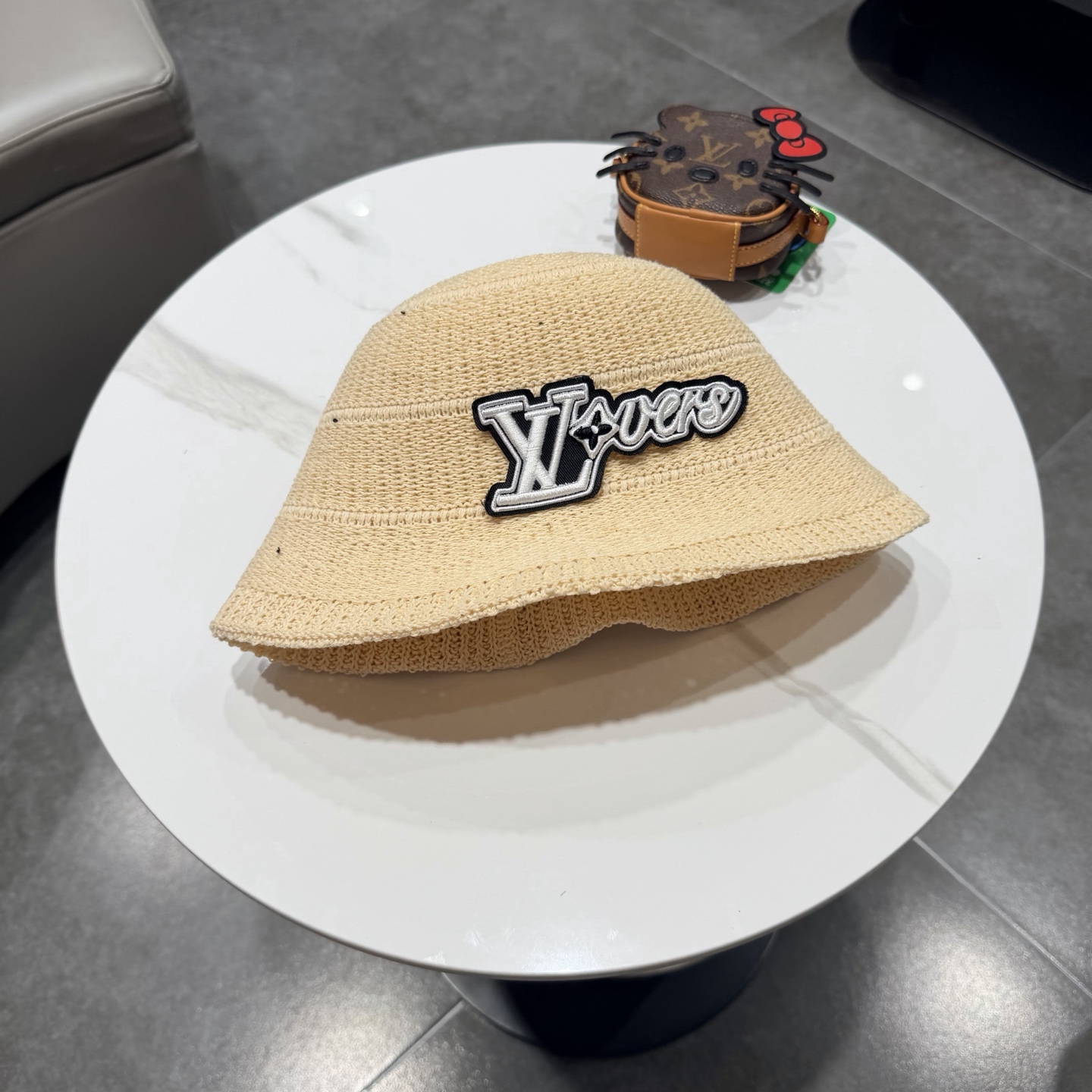 LV路易威登针织盆帽，渔夫帽高密度制作，一顶超级有品位的针织帽了~出街首选！帽型超美腻颜色妥妥，轻便携带