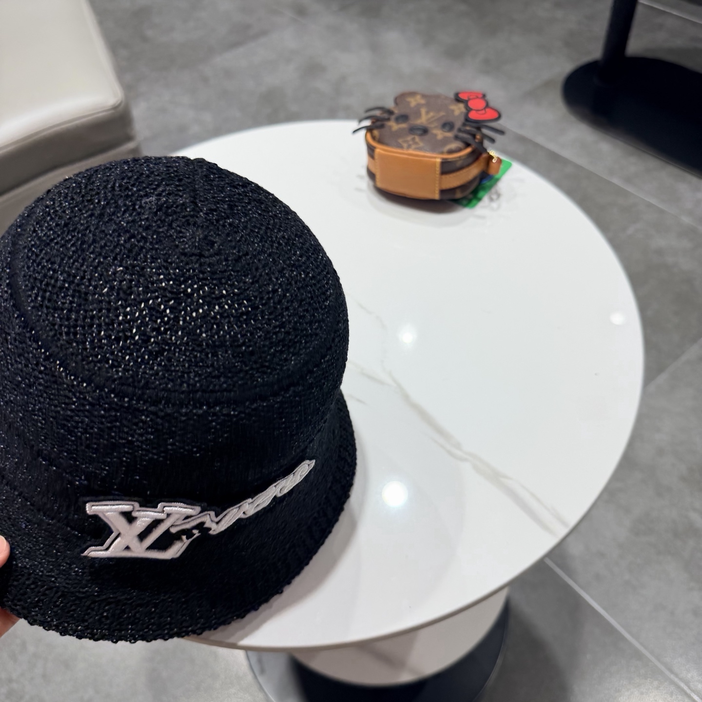 LV路易威登针织盆帽，渔夫帽高密度制作，一顶超级有品位的针织帽了~出街首选！帽型超美腻颜色妥妥，轻便携带