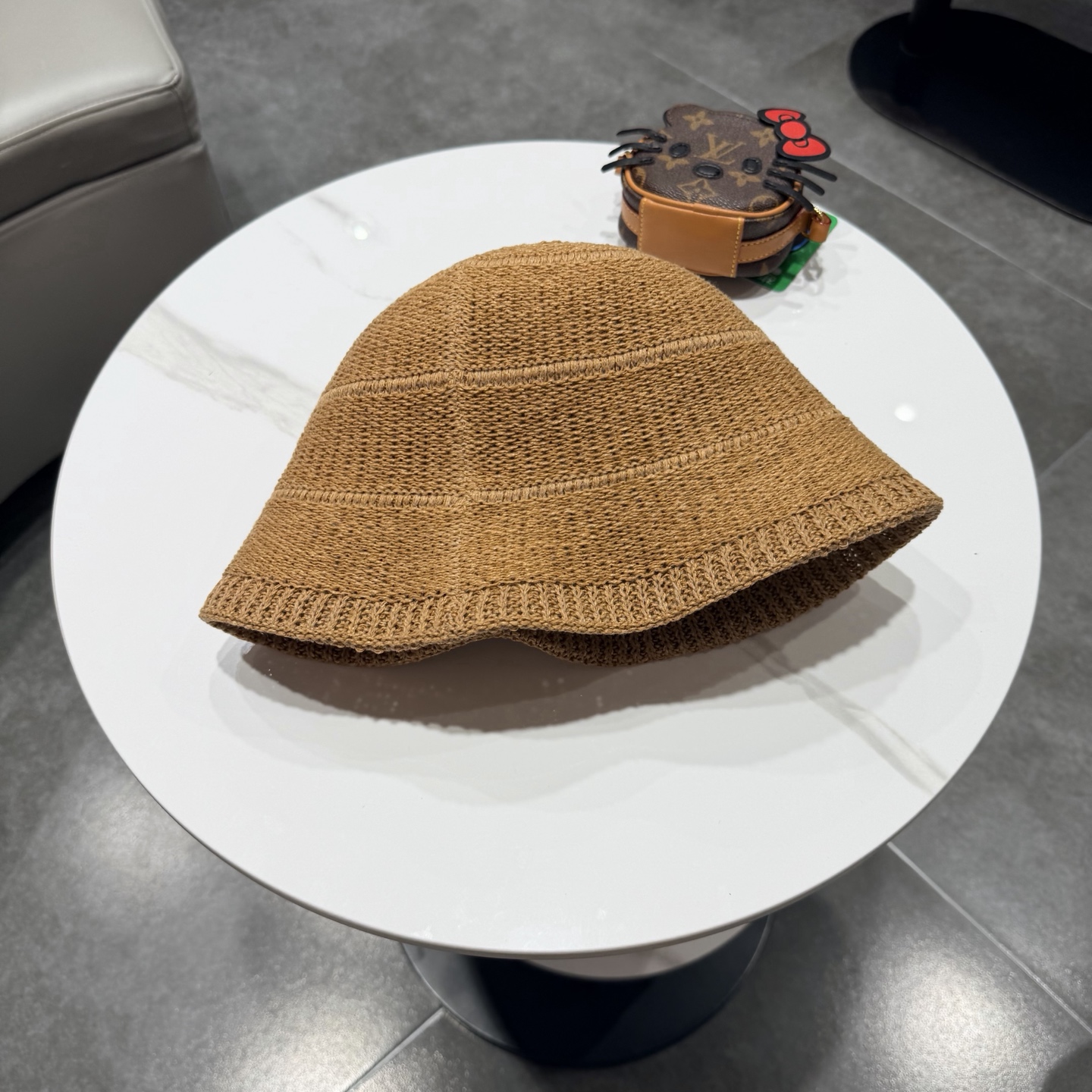LV路易威登针织盆帽，渔夫帽高密度制作，一顶超级有品位的针织帽了~出街首选！帽型超美腻颜色妥妥，轻便携带