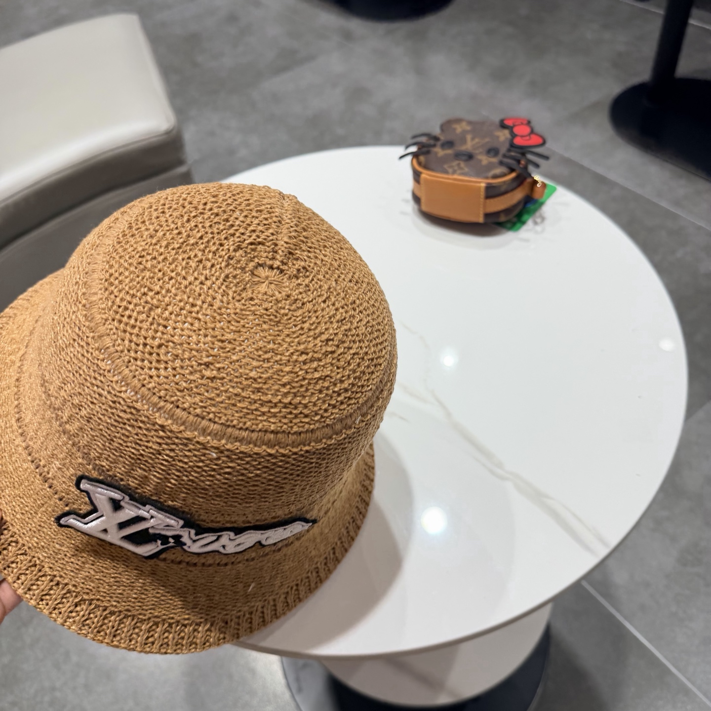 LV路易威登针织盆帽，渔夫帽高密度制作，一顶超级有品位的针织帽了~出街首选！帽型超美腻颜色妥妥，轻便携带