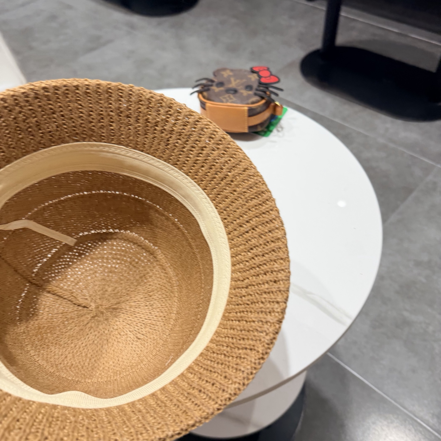 LV路易威登针织盆帽，渔夫帽高密度制作，一顶超级有品位的针织帽了~出街首选！帽型超美腻颜色妥妥，轻便携带