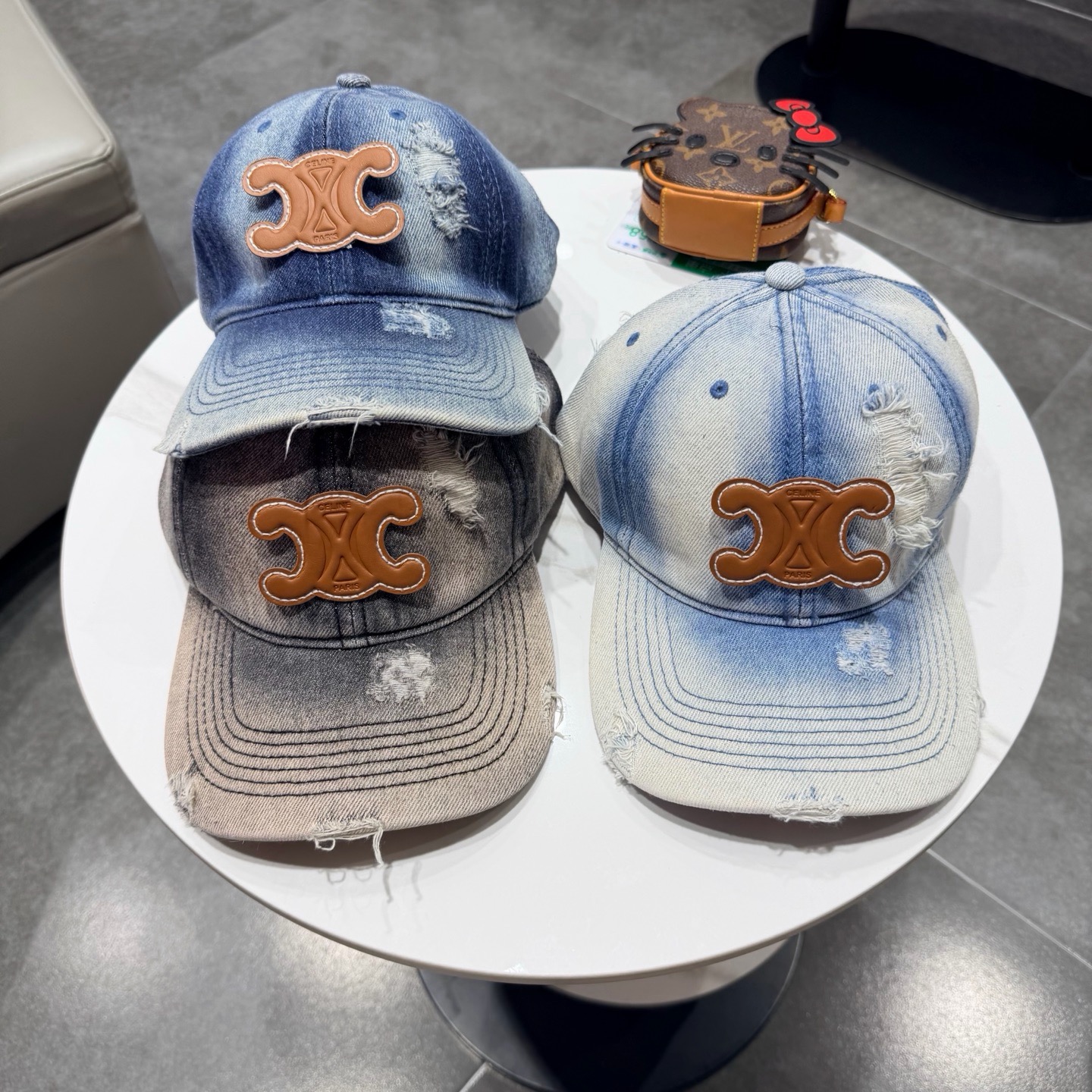 【CELINE赛琳】新款牛仔棒球帽🧢，出街必备超好搭配，赶紧入手！