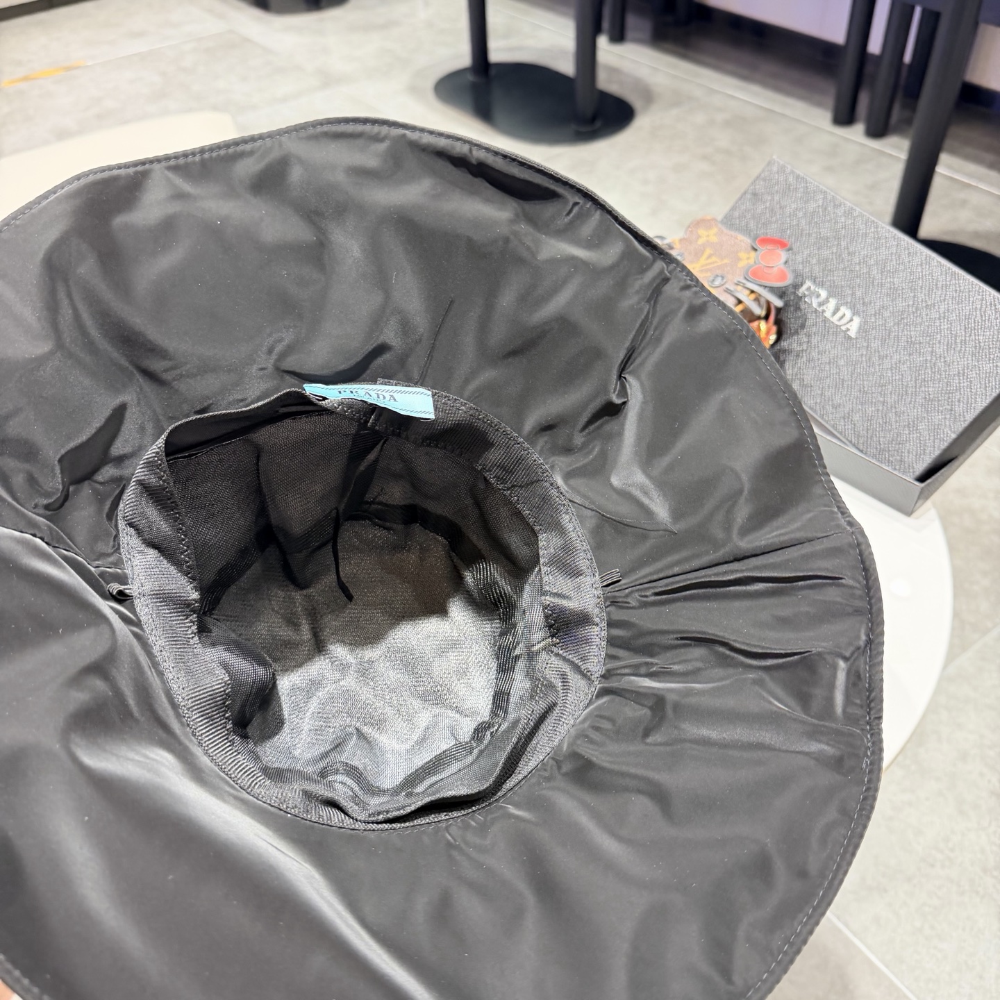 Prada普拉达蝴蝶结大帽檐渔夫帽女遮阳盆帽韩版百搭遮脸防晒帽