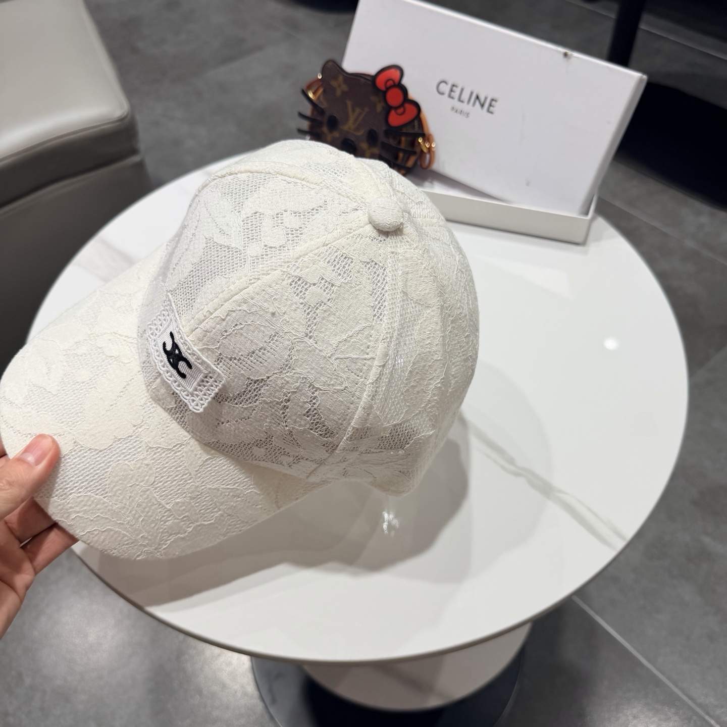 爆款CELINE（赛琳）简约明星同款最新棒球帽，时尚潮流，高端做工！每一个帽子都是用心之作！非一般的品质