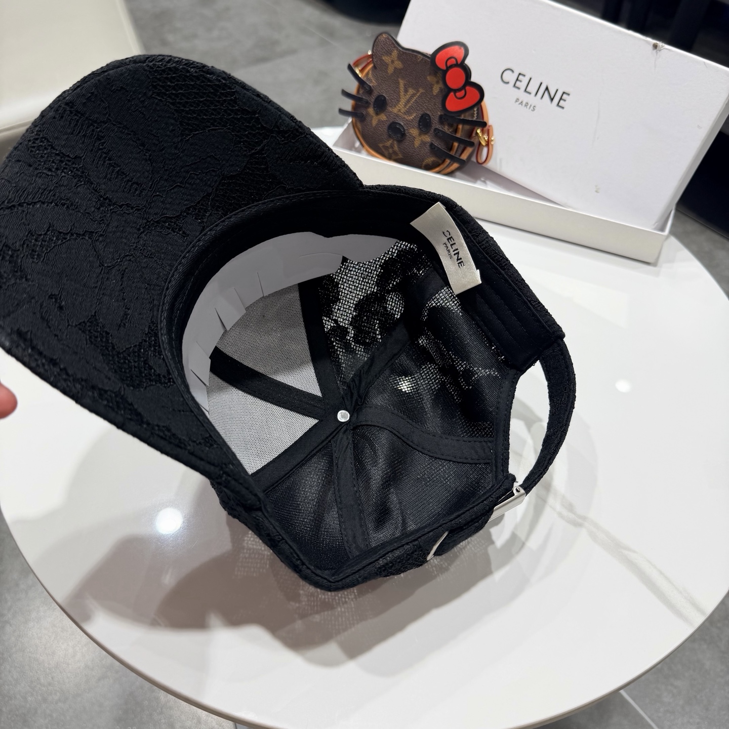 爆款CELINE（赛琳）简约明星同款最新棒球帽，时尚潮流，高端做工！每一个帽子都是用心之作！非一般的品质