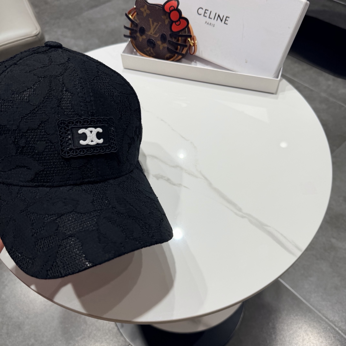 爆款CELINE（赛琳）简约明星同款最新棒球帽，时尚潮流，高端做工！每一个帽子都是用心之作！非一般的品质