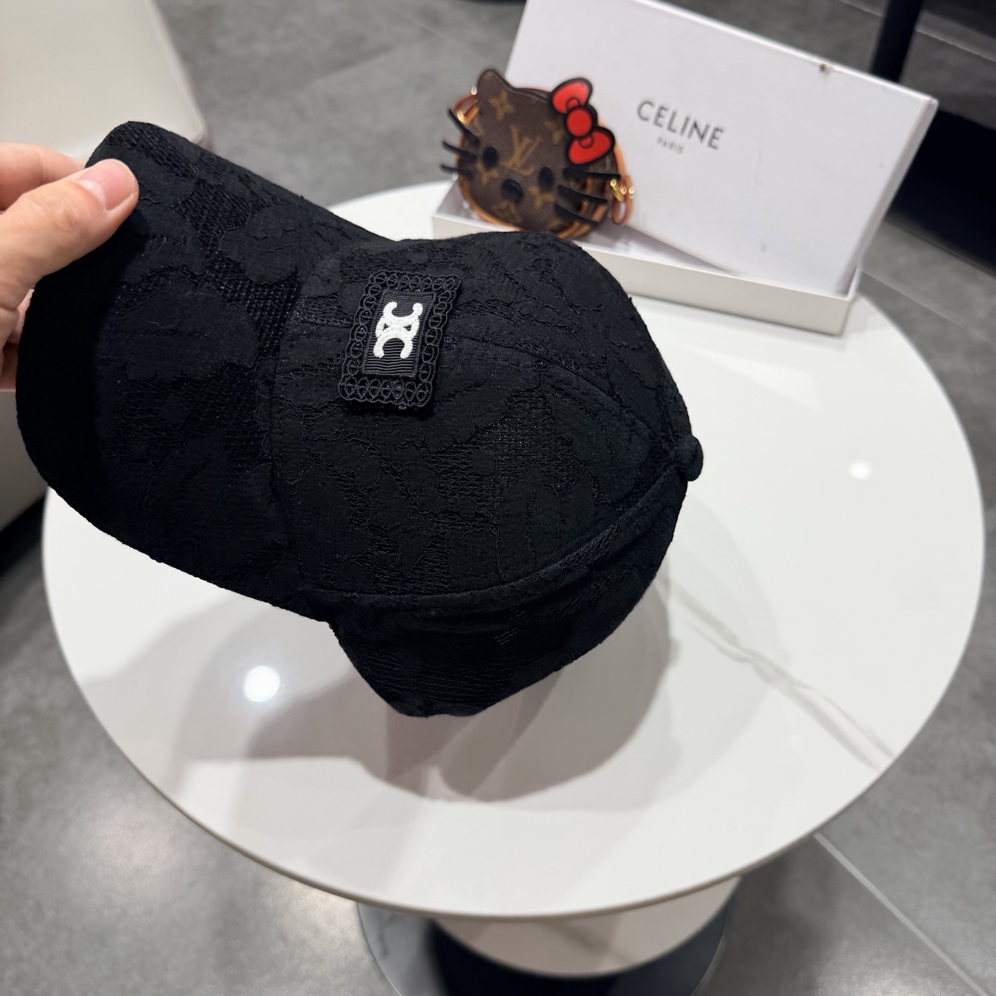 爆款CELINE（赛琳）简约明星同款最新棒球帽，时尚潮流，高端做工！每一个帽子都是用心之作！非一般的品质