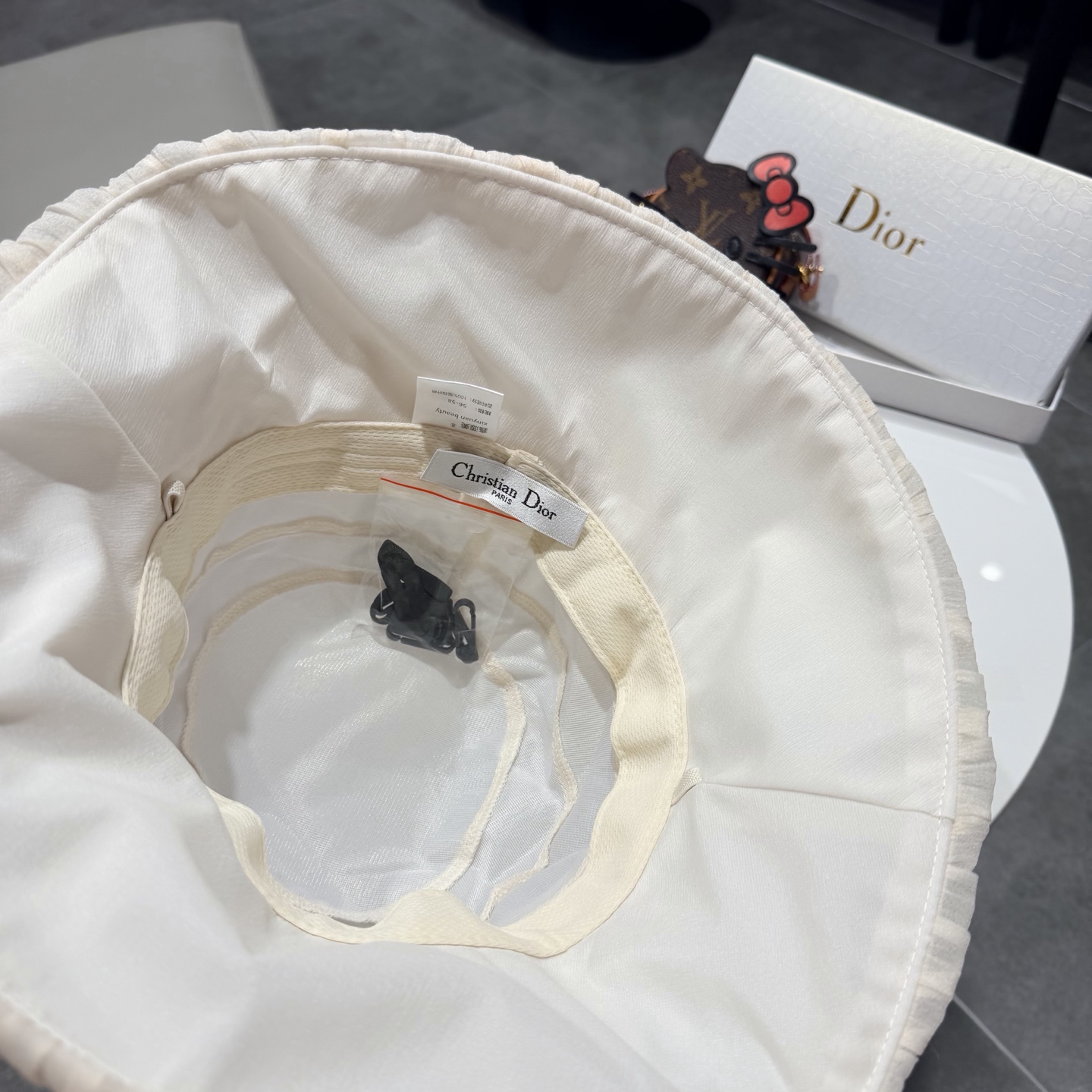 【DIOR迪奥】新款走量简约渔夫帽，新款出货，大牌款超好搭配，赶紧入手！