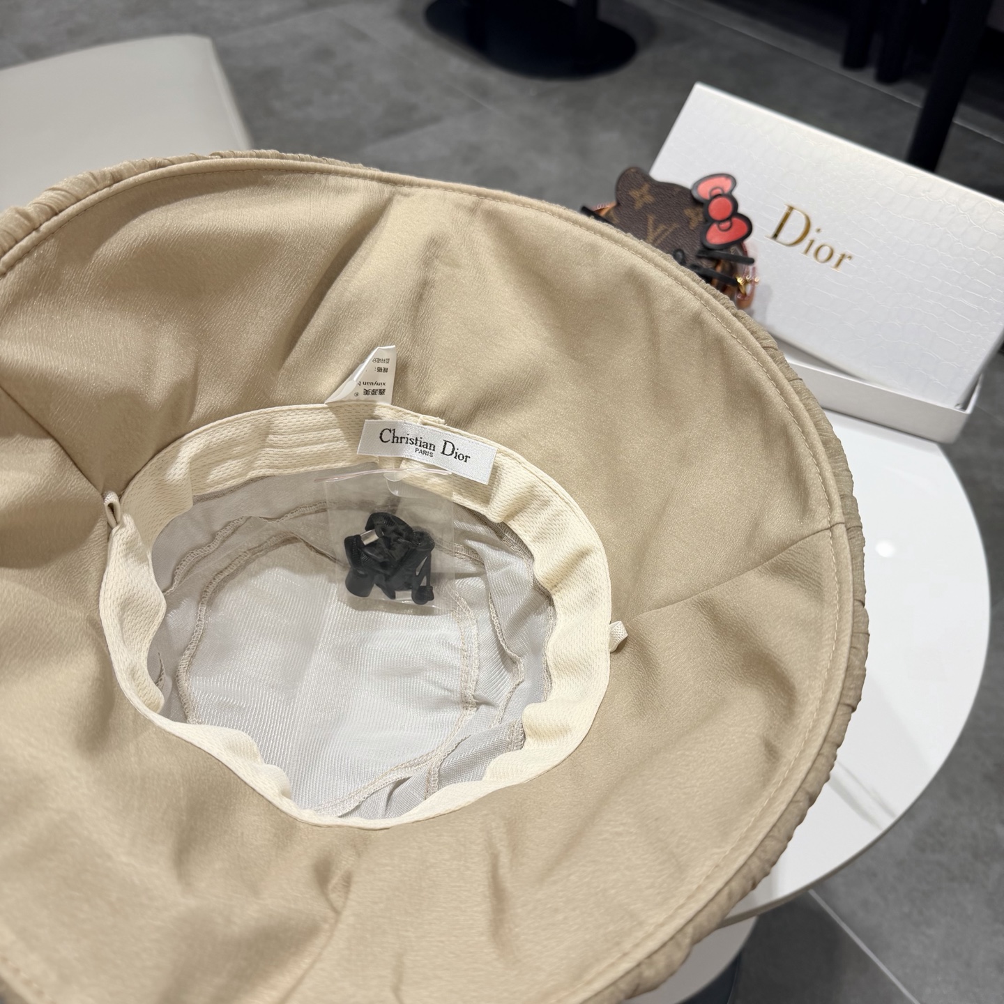 【DIOR迪奥】新款走量简约渔夫帽，新款出货，大牌款超好搭配，赶紧入手！