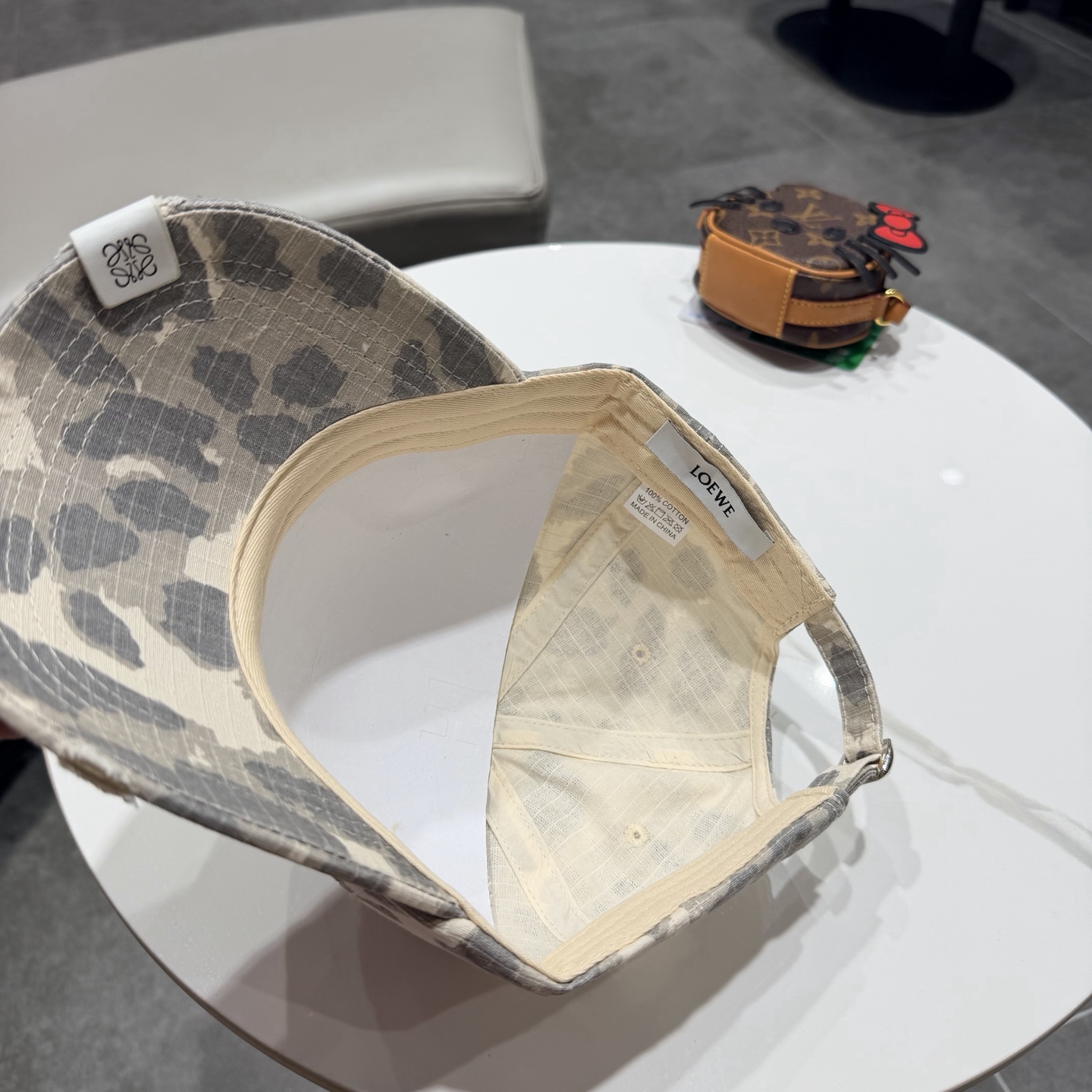 LOEWE【罗意威】新款刺绣棒球帽，专柜同步出货，大牌款超好搭配，赶紧入手