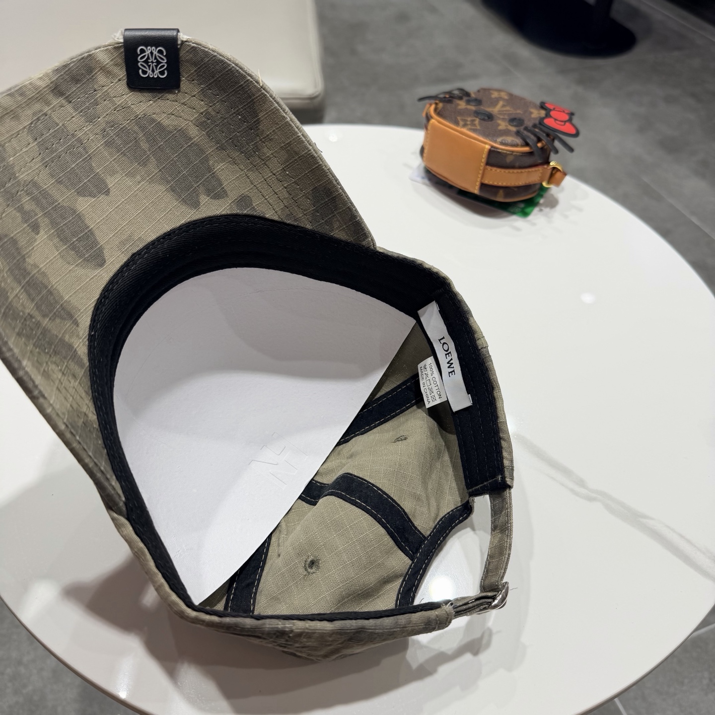 LOEWE【罗意威】新款刺绣棒球帽，专柜同步出货，大牌款超好搭配，赶紧入手