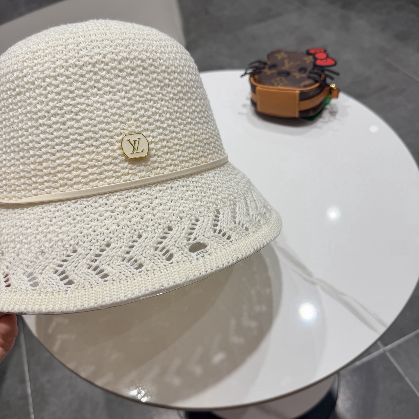 LV路易威登春夏白色镂空针织渔夫帽女防晒遮阳盆帽百搭显脸小日系文艺风帽子