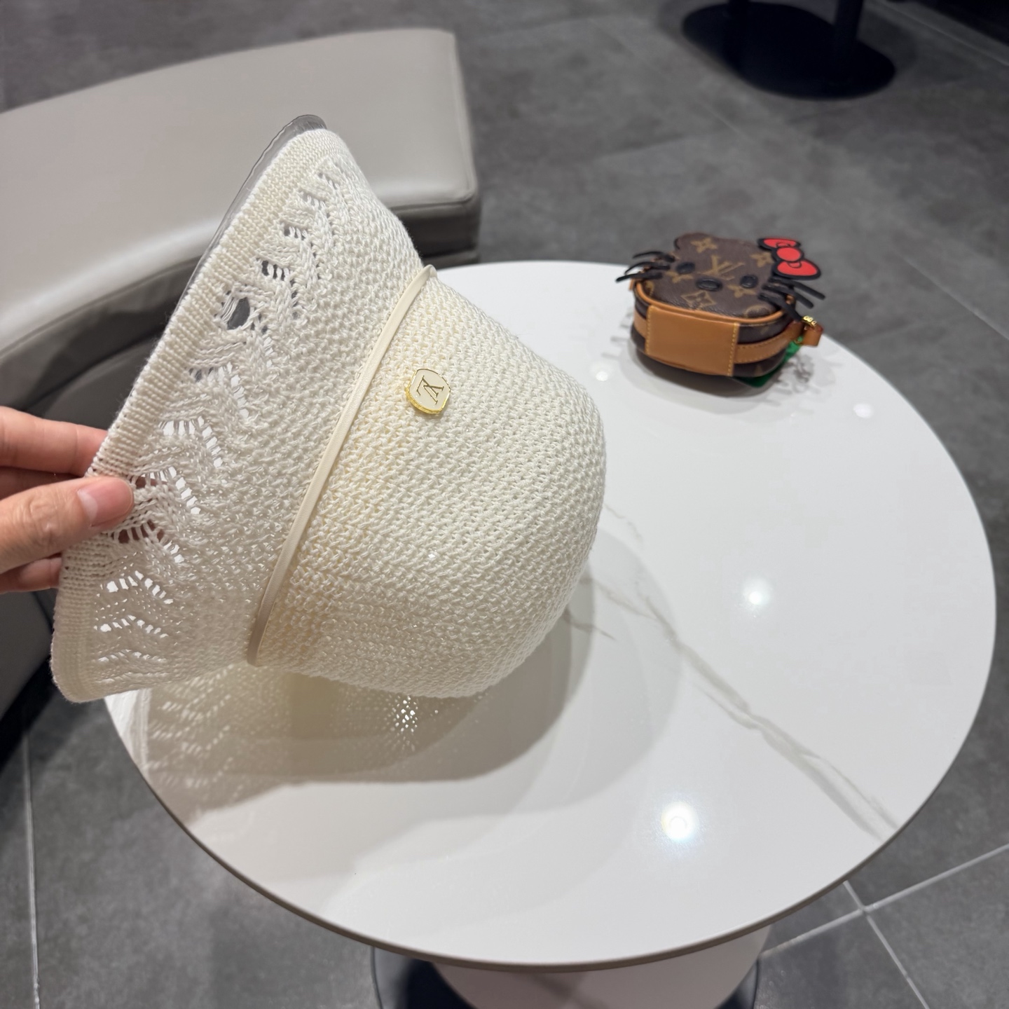 LV路易威登春夏白色镂空针织渔夫帽女防晒遮阳盆帽百搭显脸小日系文艺风帽子