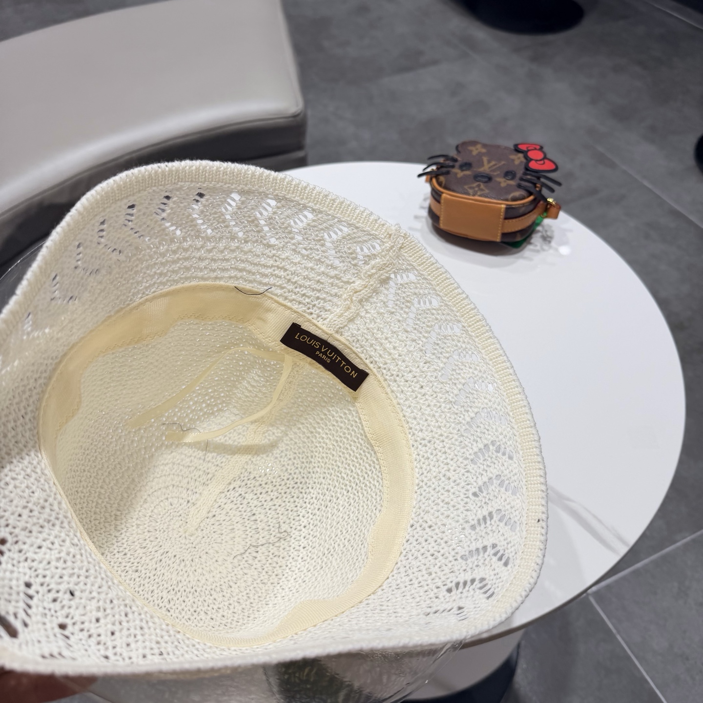 LV路易威登春夏白色镂空针织渔夫帽女防晒遮阳盆帽百搭显脸小日系文艺风帽子
