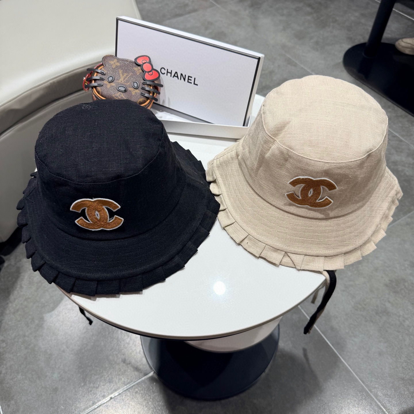 Chanel日系亚麻防紫外线系带渔夫帽女26春夏气质款透气显脸小出游遮脸帽