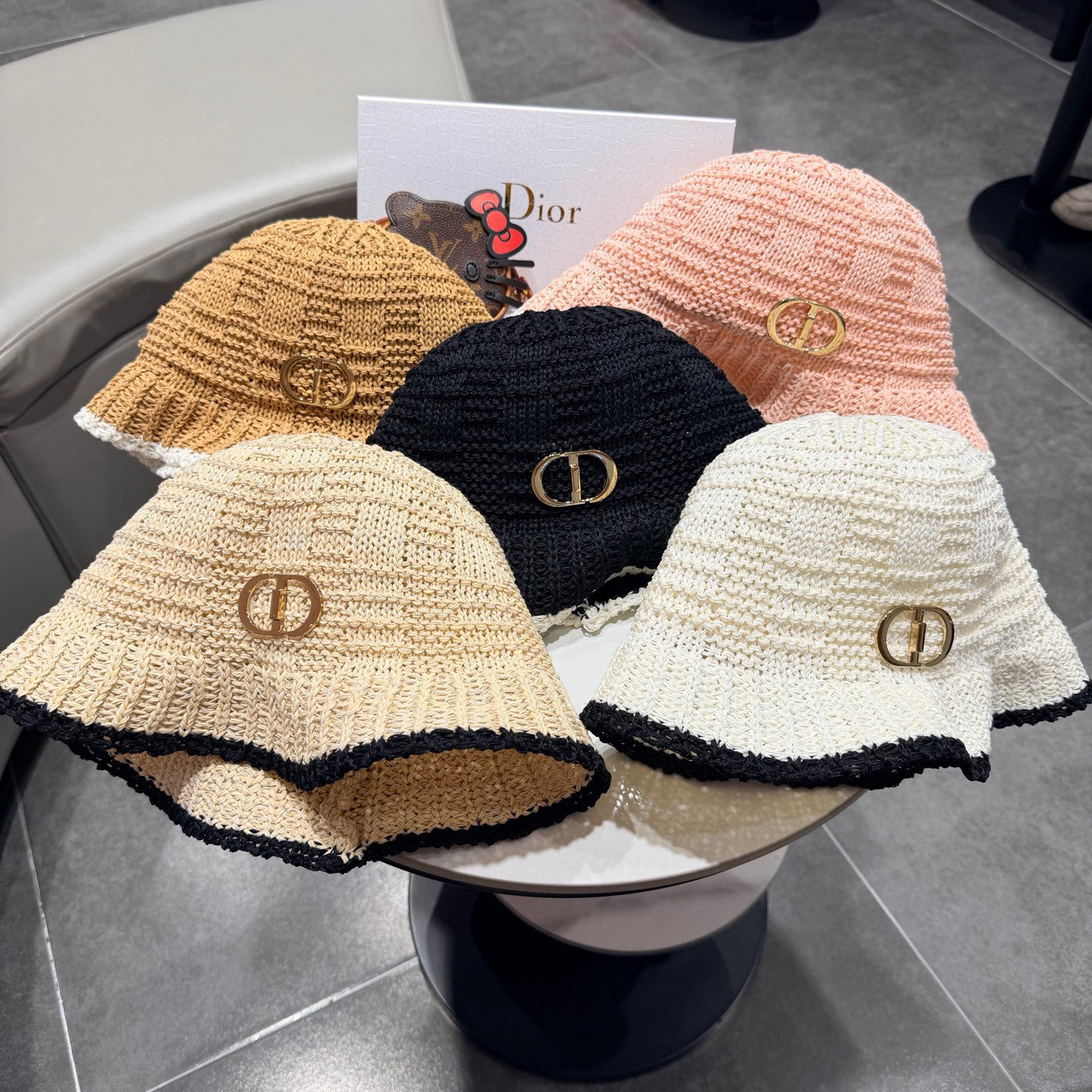 迪奥Dior盆帽新款夏季网眼透气时尚百搭韩版户外街头休闲旅游防嗮遮阳帽女