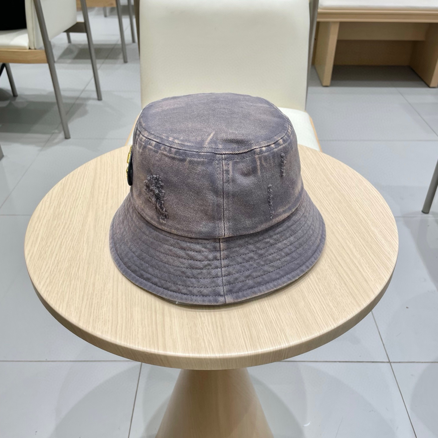 古奇渔夫帽GUCCI 2025新款原单品质火爆来袭 。🎩 工艺非常精美 高档大气上档次！低调奢华，方便携