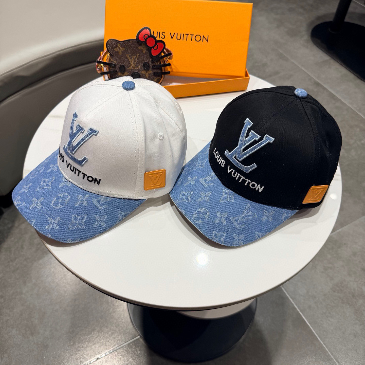 路易威登棒球帽LouisVuitton👒😍新款LV棒球帽，重工打造♥完美刺绣，高端大气，百搭款🤗男女通用