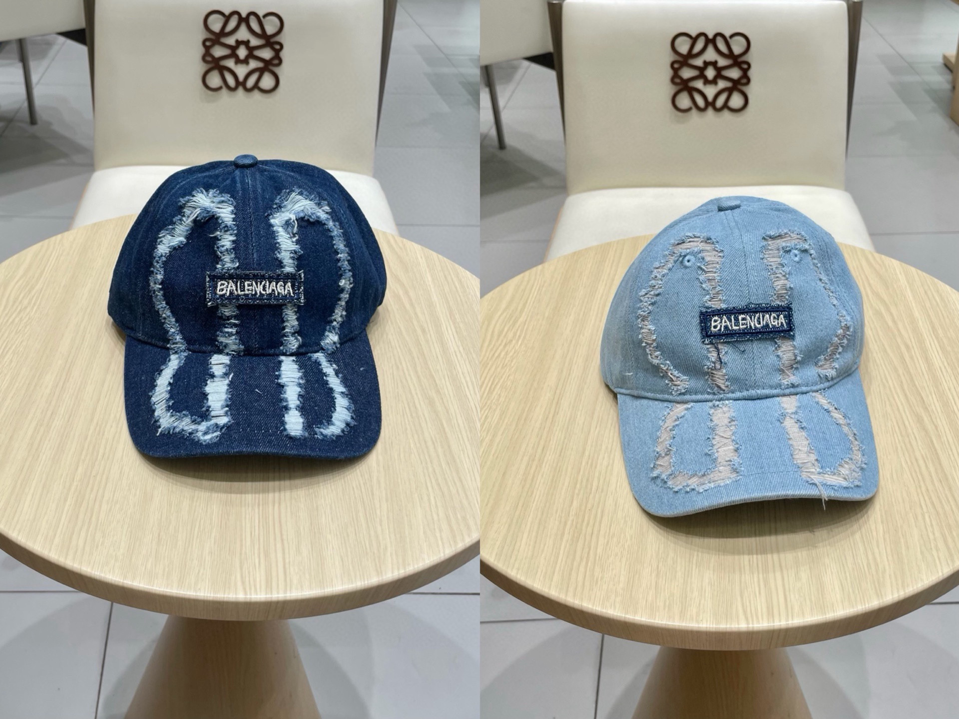 BALENCIAGA巴黎世家新款logo棒球帽，很酷的色系，男女佩戴都有不同style，第一批抢先出货！