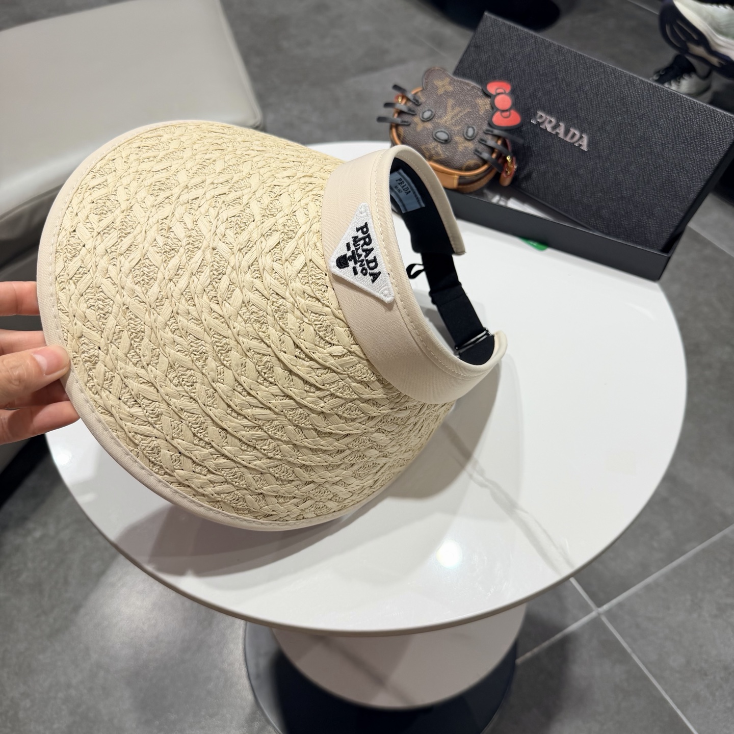 普拉达空顶帽遮阳效果一流🥳🥳墙裂推荐🔺
