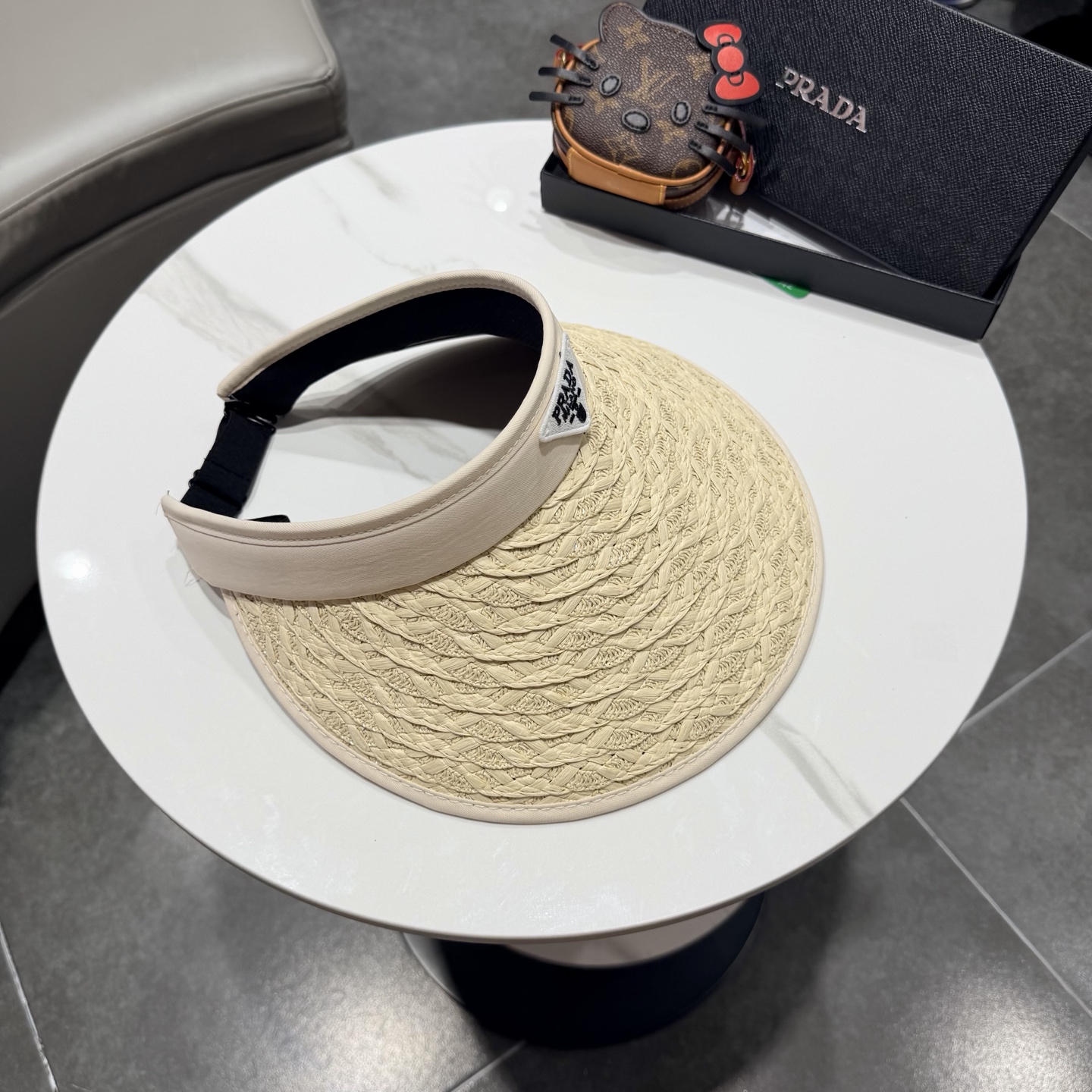 普拉达空顶帽遮阳效果一流🥳🥳墙裂推荐🔺