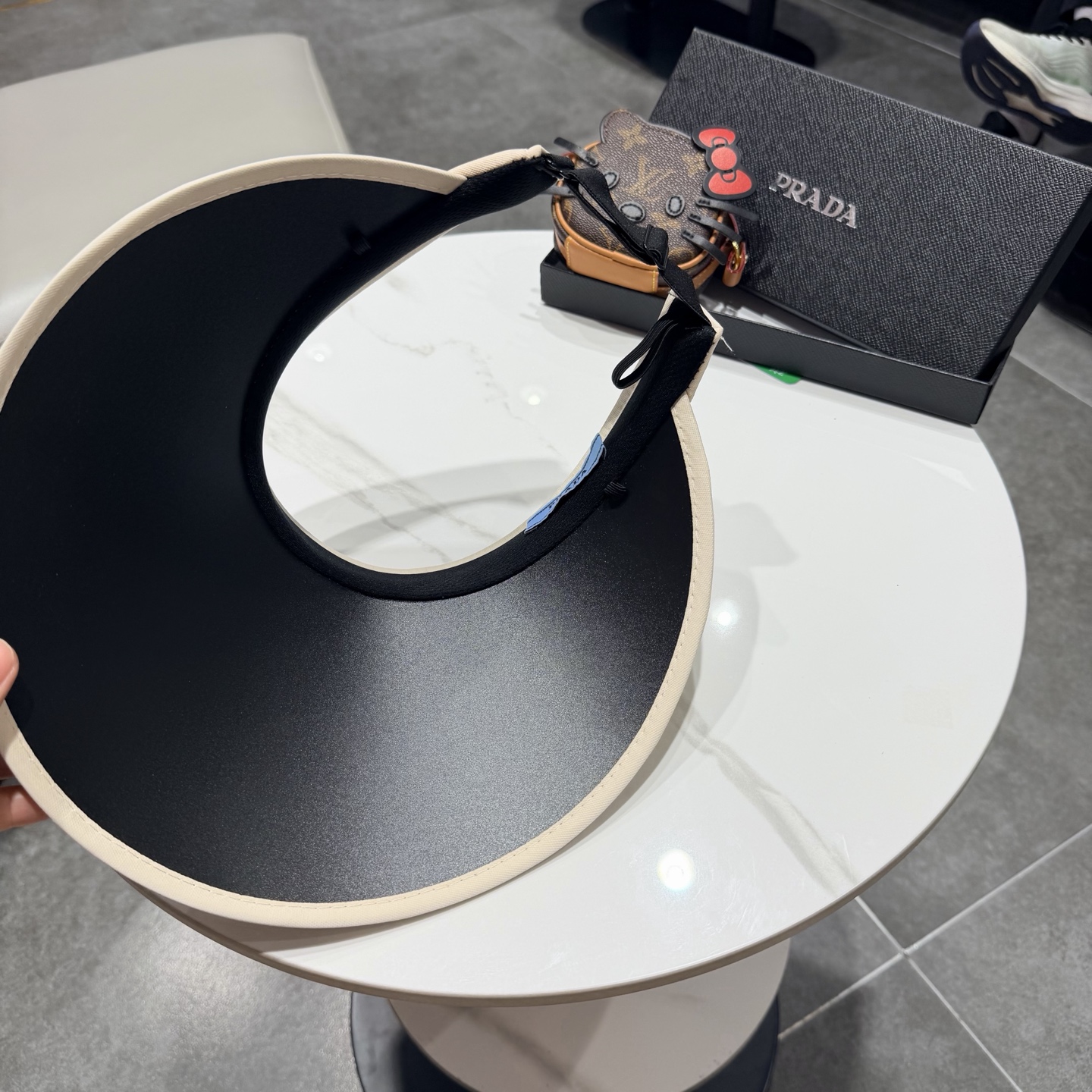 普拉达空顶帽遮阳效果一流🥳🥳墙裂推荐🔺