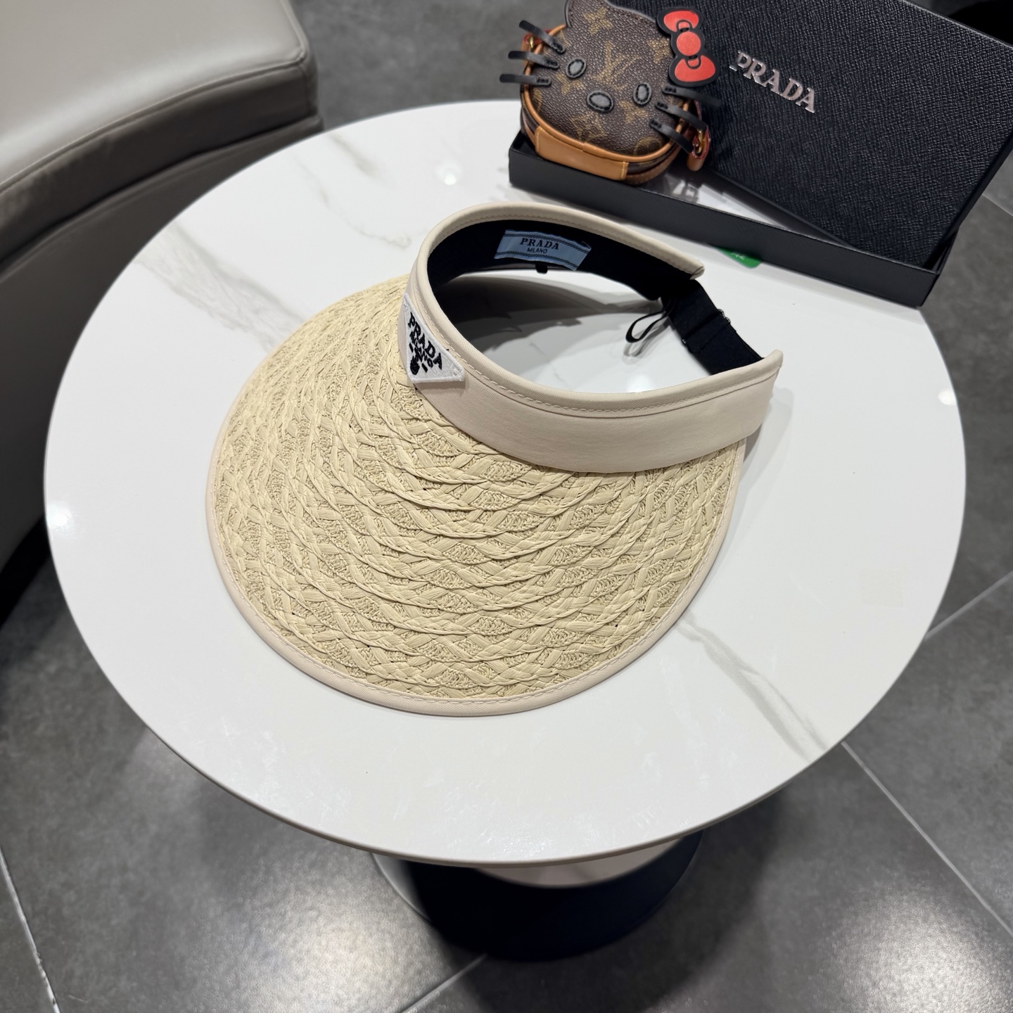 普拉达空顶帽遮阳效果一流🥳🥳墙裂推荐🔺