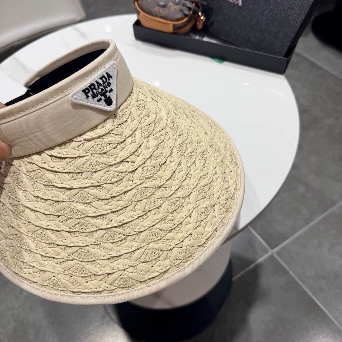 普拉达空顶帽遮阳效果一流🥳🥳墙裂推荐🔺