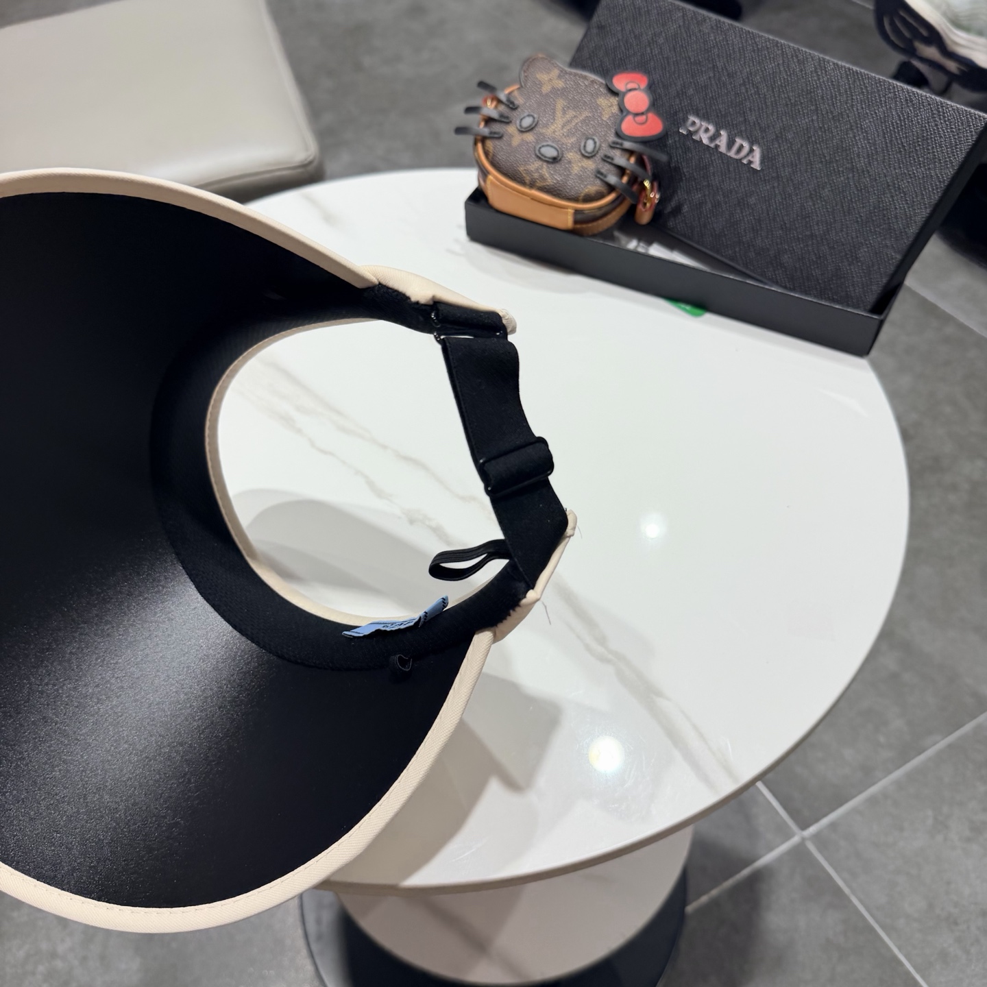 普拉达空顶帽遮阳效果一流🥳🥳墙裂推荐🔺