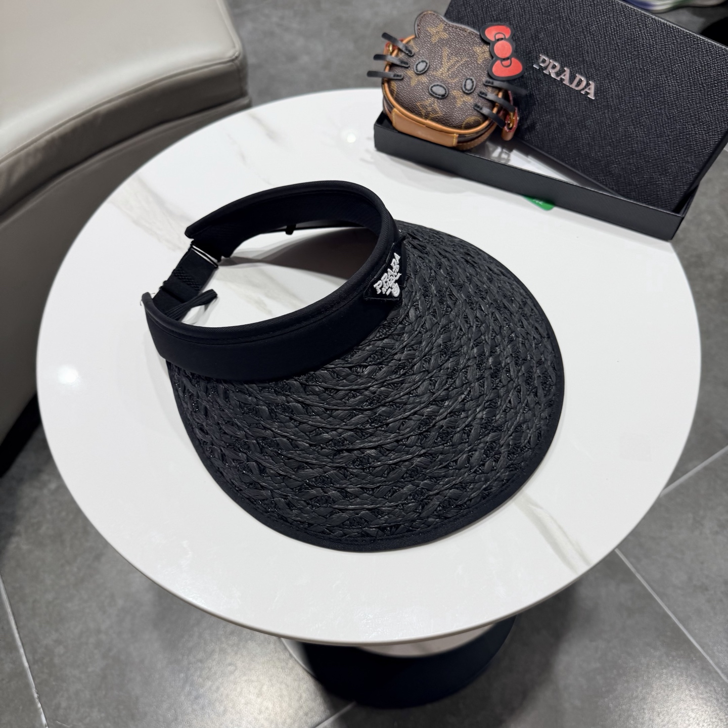 普拉达空顶帽遮阳效果一流🥳🥳墙裂推荐🔺