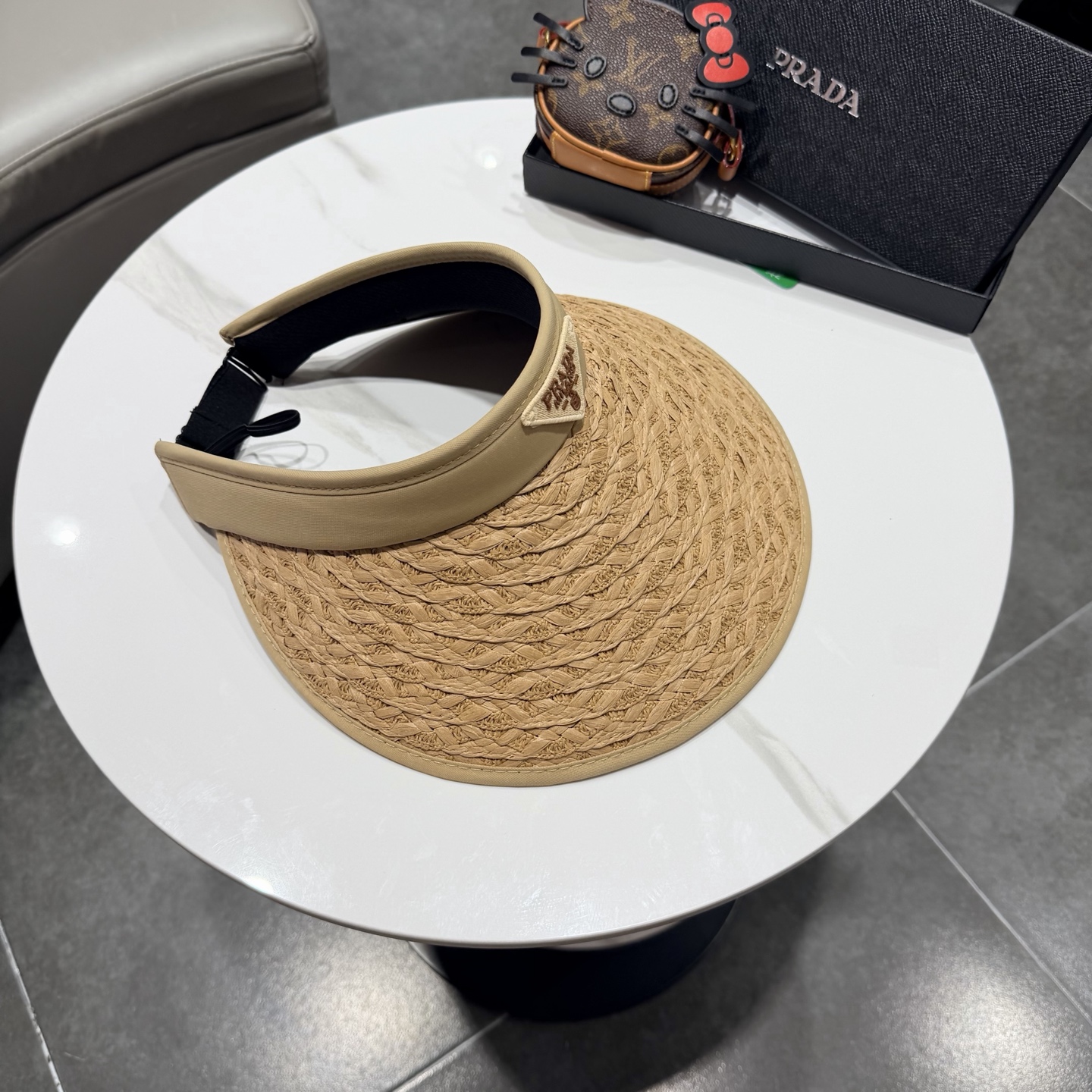 普拉达空顶帽遮阳效果一流🥳🥳墙裂推荐🔺