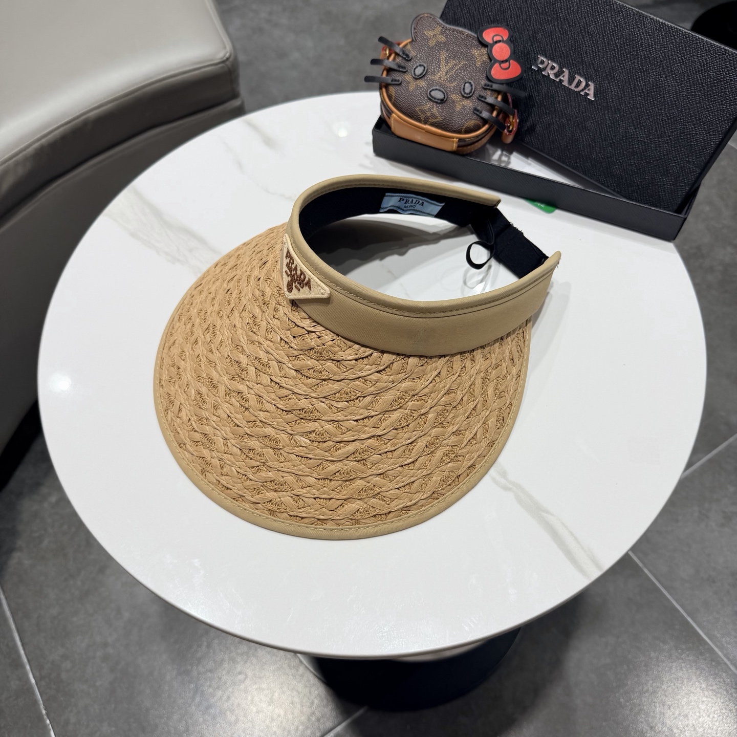 普拉达空顶帽遮阳效果一流🥳🥳墙裂推荐🔺