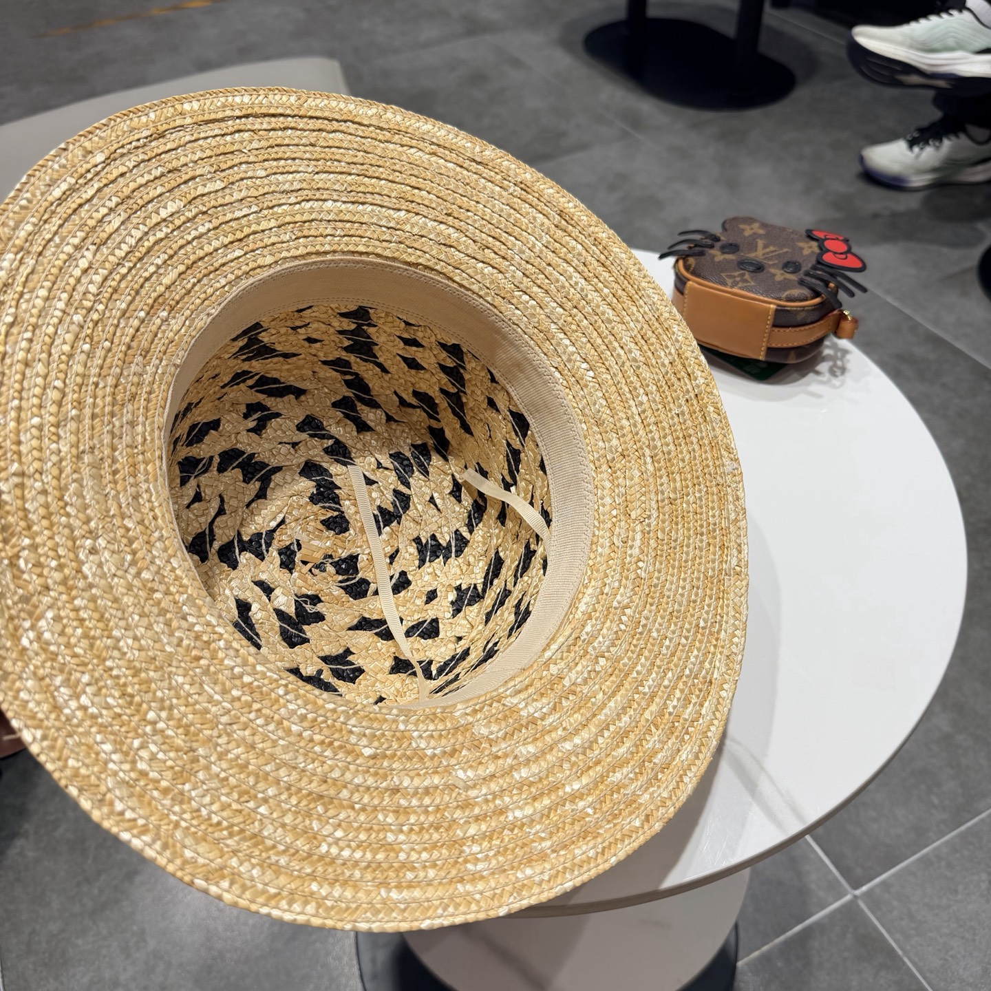 LV路易威登新款 麦秆草礼帽，2026新品草帽 平顶礼帽🎩 出游必备 头围57cm