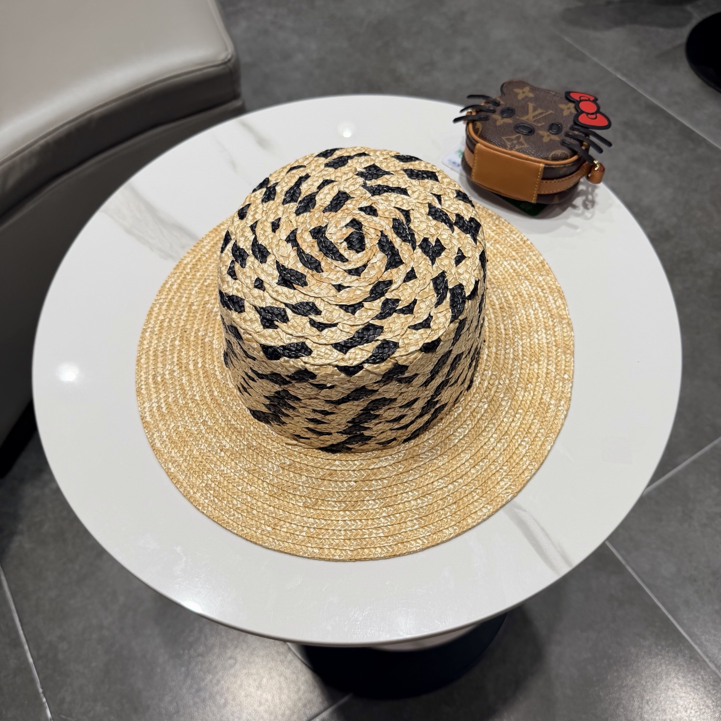 LV路易威登新款 麦秆草礼帽，2026新品草帽 平顶礼帽🎩 出游必备 头围57cm