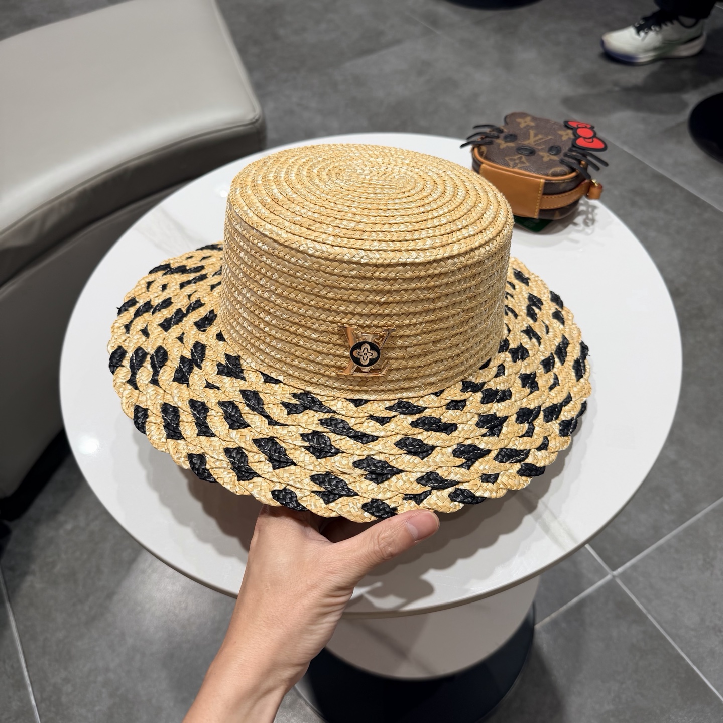 LV路易威登新款 麦秆草礼帽，2026新品草帽 平顶礼帽🎩 出游必备 头围57cm