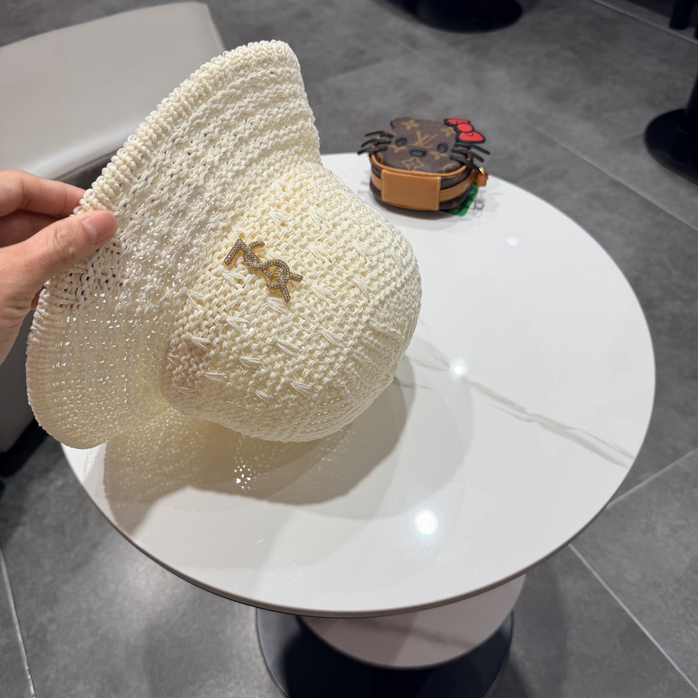 圣罗兰SAINT LAURENT 春夏季针织镂空撞色条纹水桶帽女百搭防晒出游遮阳帽渔夫帽显脸小